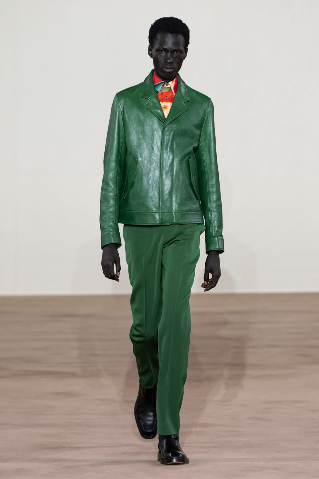 Fashion Week Paris Fall/Winter 2022 look 4 from the Paul Smith collection menswear