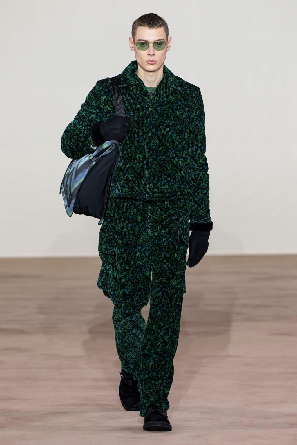 Fashion Week Paris Fall/Winter 2022 look 5 from the Paul Smith collection 男装