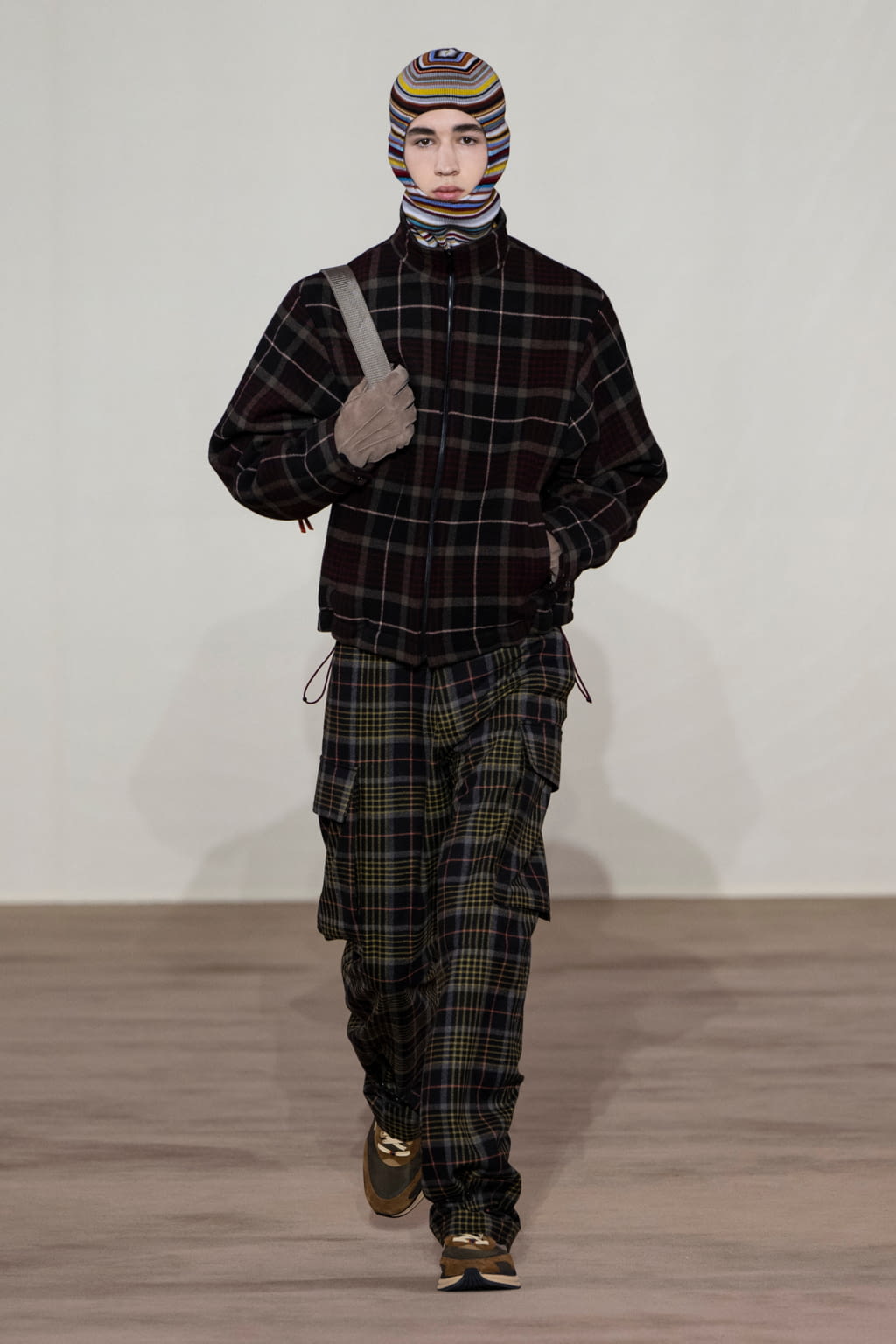 Fashion Week Paris Fall/Winter 2022 look 9 from the Paul Smith collection menswear