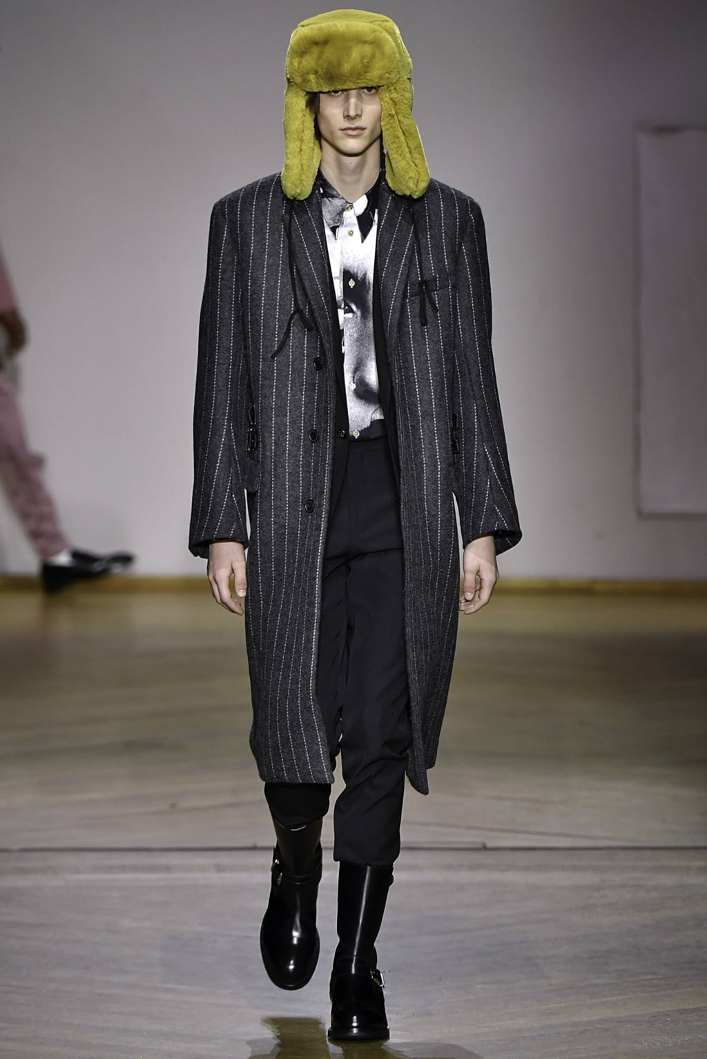 Fashion Week Paris Fall/Winter 2019 look 40 from the Paul Smith collection menswear
