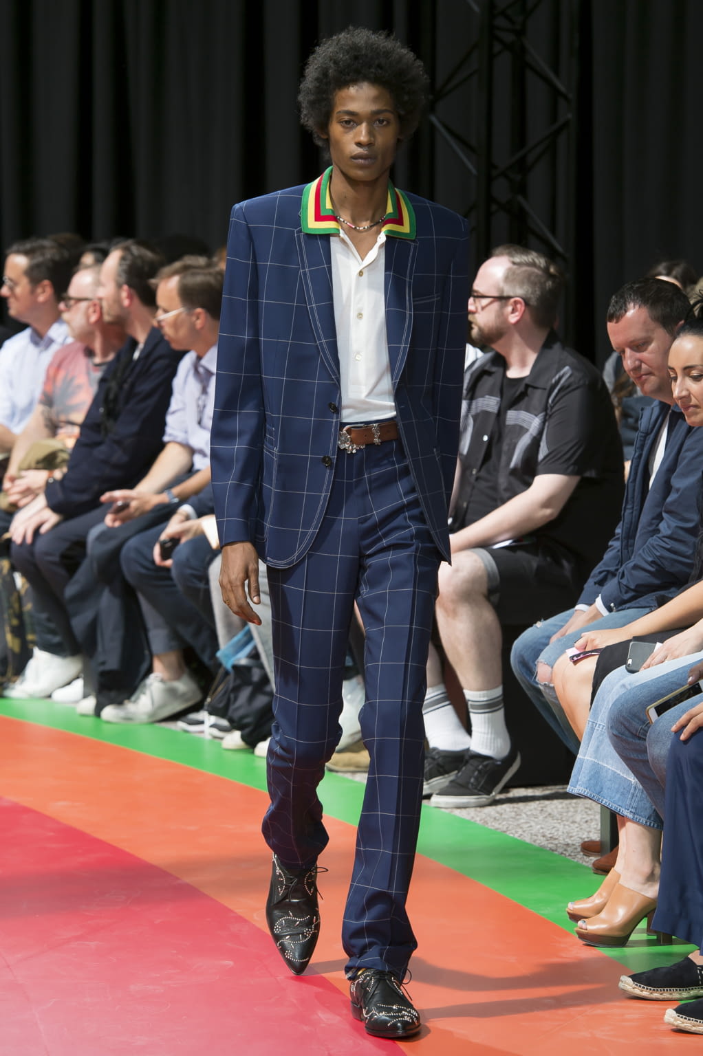 Fashion Week Paris Spring/Summer 2017 look 1 from the Paul Smith collection menswear
