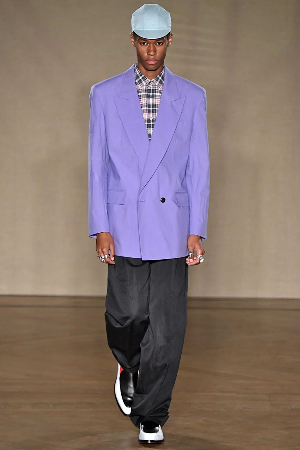 Fashion Week Paris Spring/Summer 2019 look 2 from the Paul Smith collection 男装