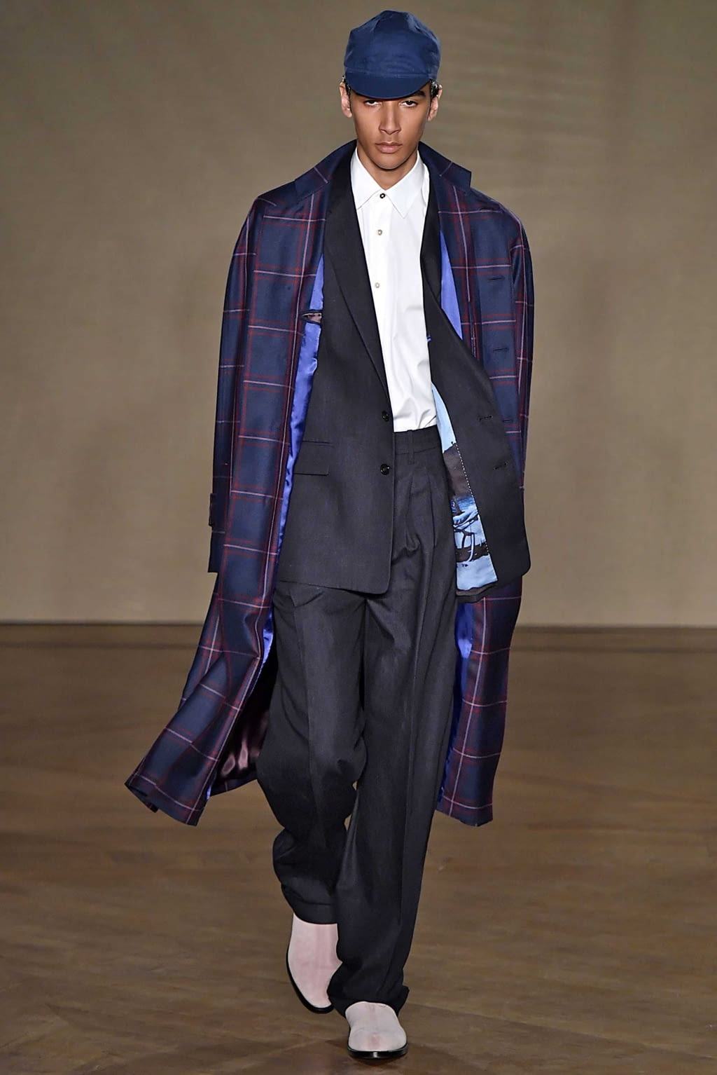 Fashion Week Paris Spring/Summer 2019 look 9 from the Paul Smith collection menswear