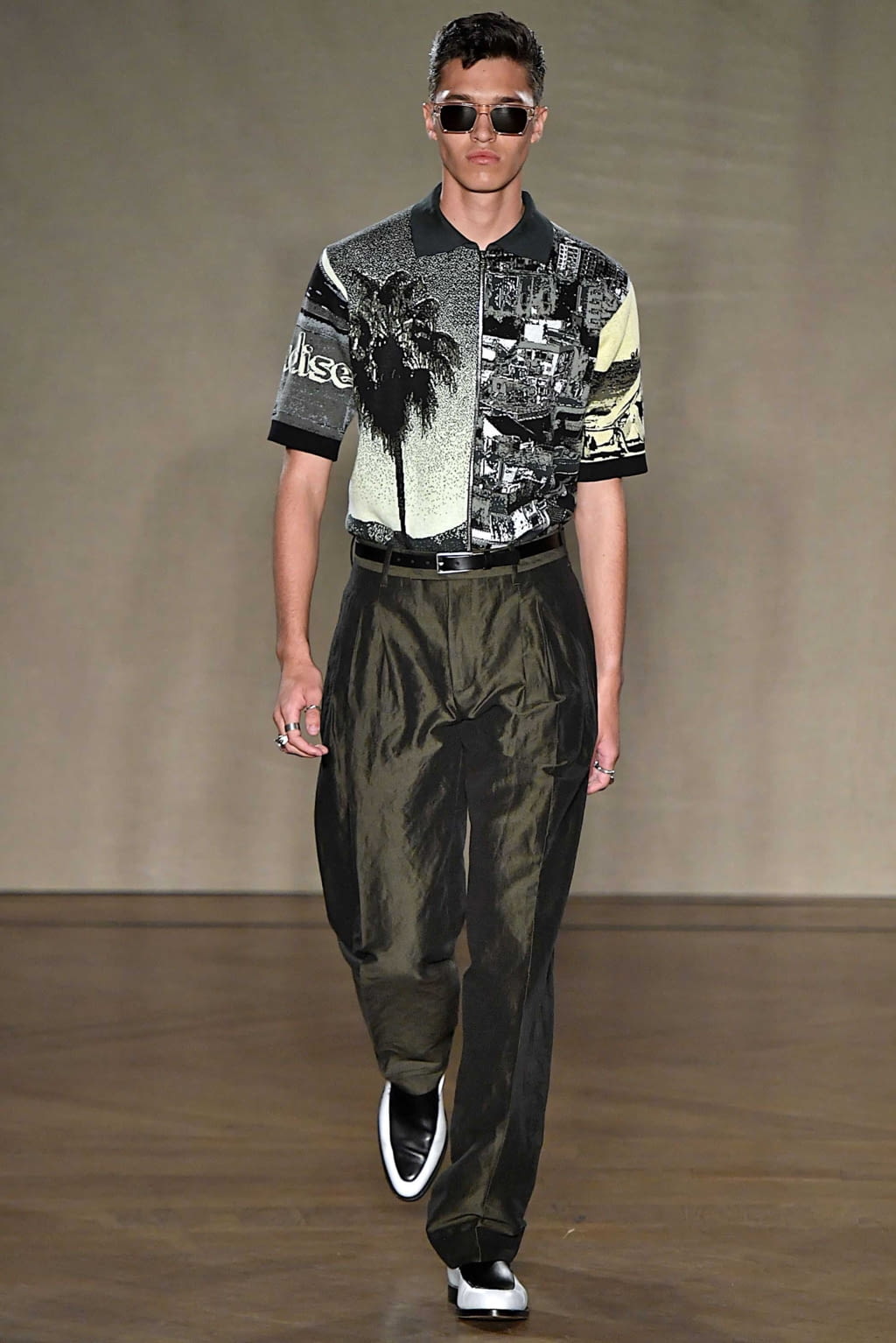 Fashion Week Paris Spring/Summer 2019 look 32 from the Paul Smith collection 男装