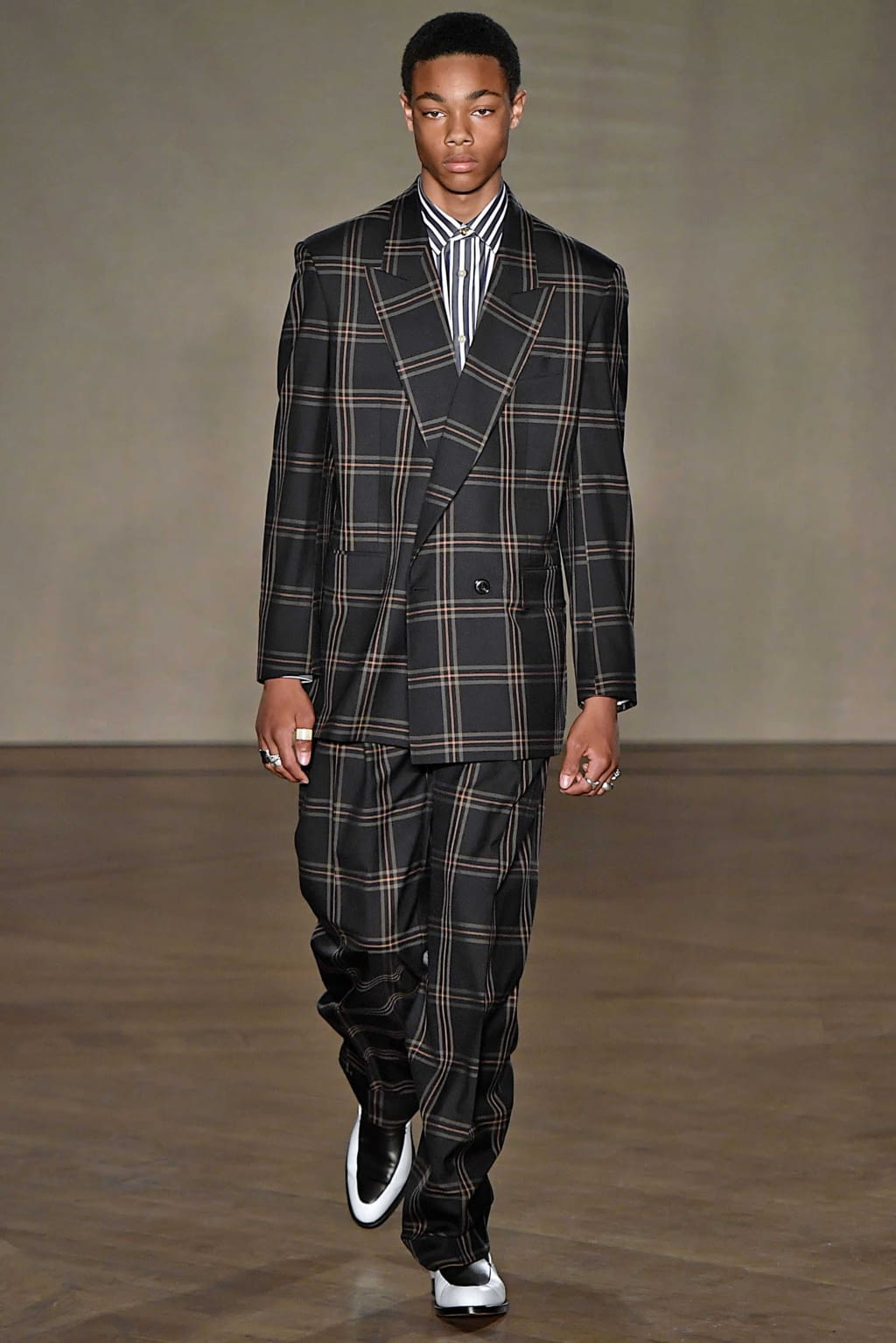 Fashion Week Paris Spring/Summer 2019 look 45 from the Paul Smith collection 男装
