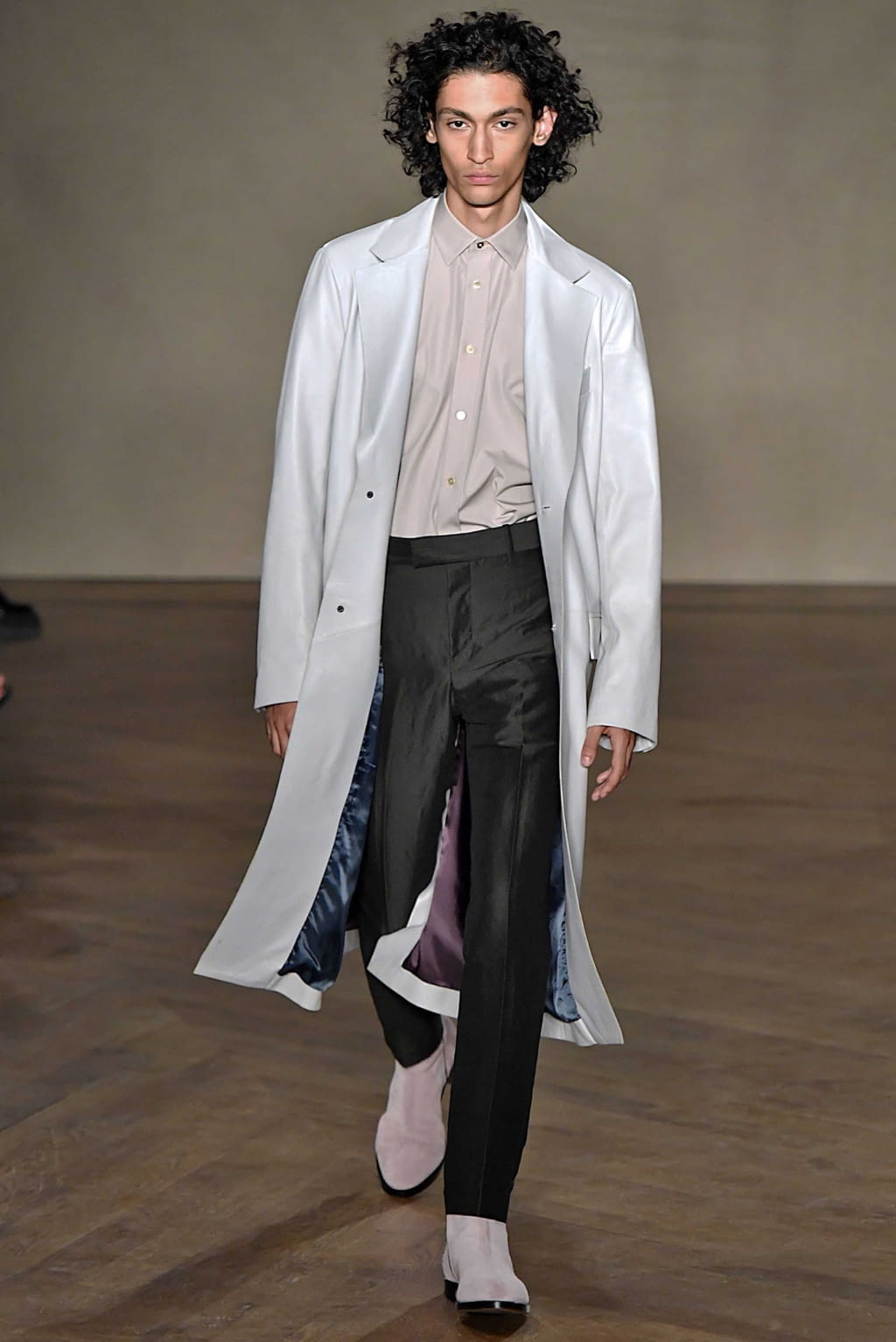 Fashion Week Paris Spring/Summer 2019 look 52 from the Paul Smith collection menswear