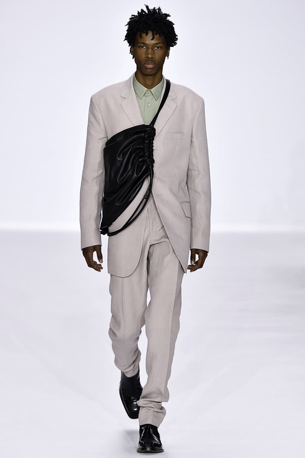 Fashion Week Paris Spring/Summer 2020 look 9 from the Paul Smith collection menswear
