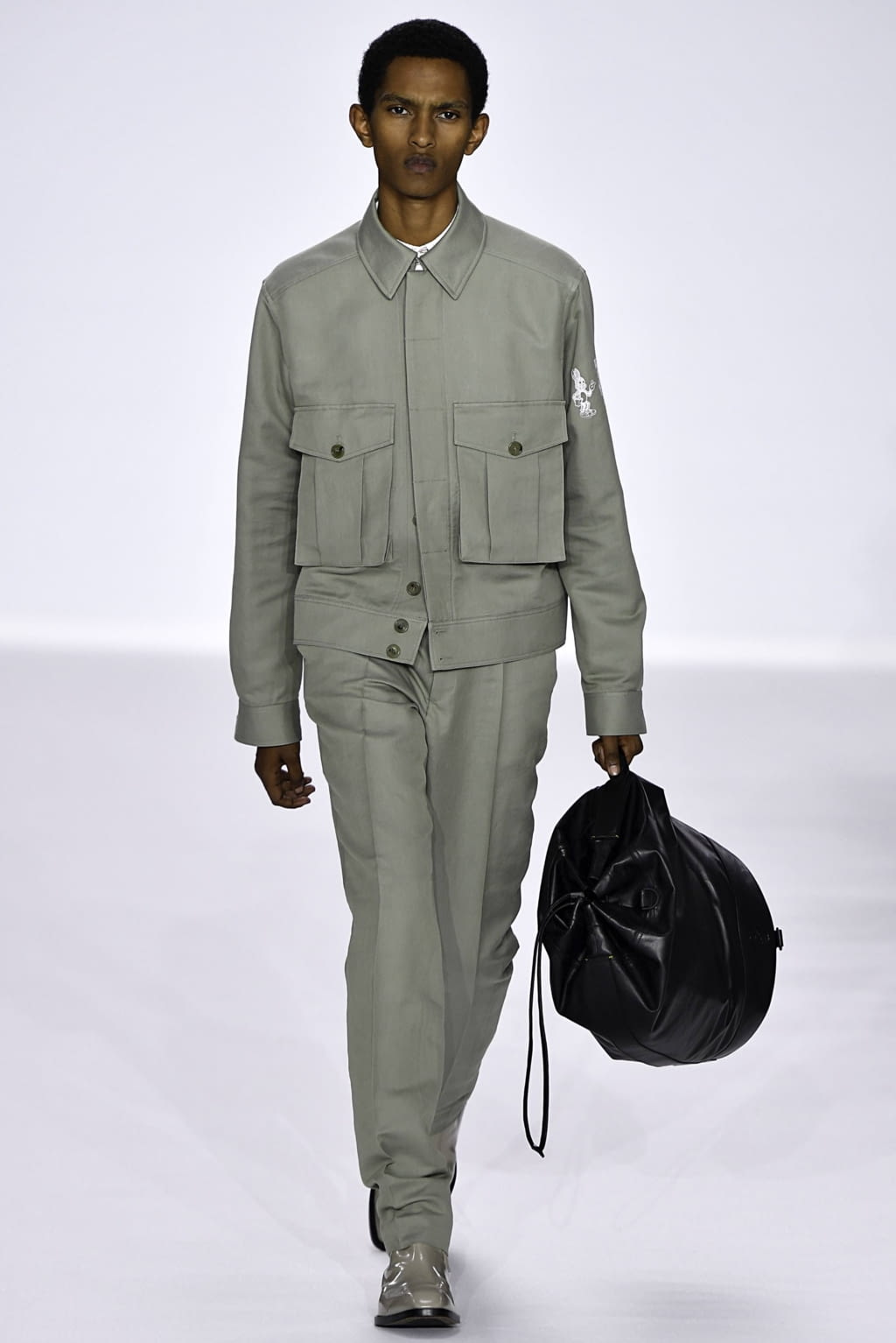 Fashion Week Paris Spring/Summer 2020 look 14 from the Paul Smith collection menswear