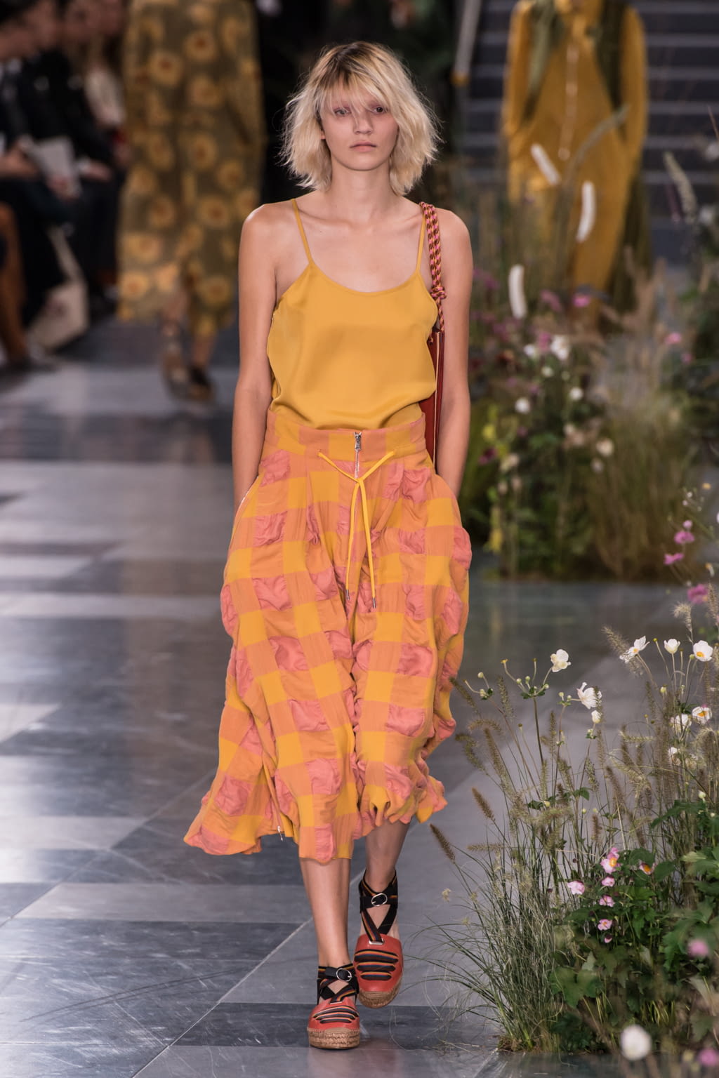 Fashion Week London Spring/Summer 2017 look 15 from the Paul Smith collection womenswear