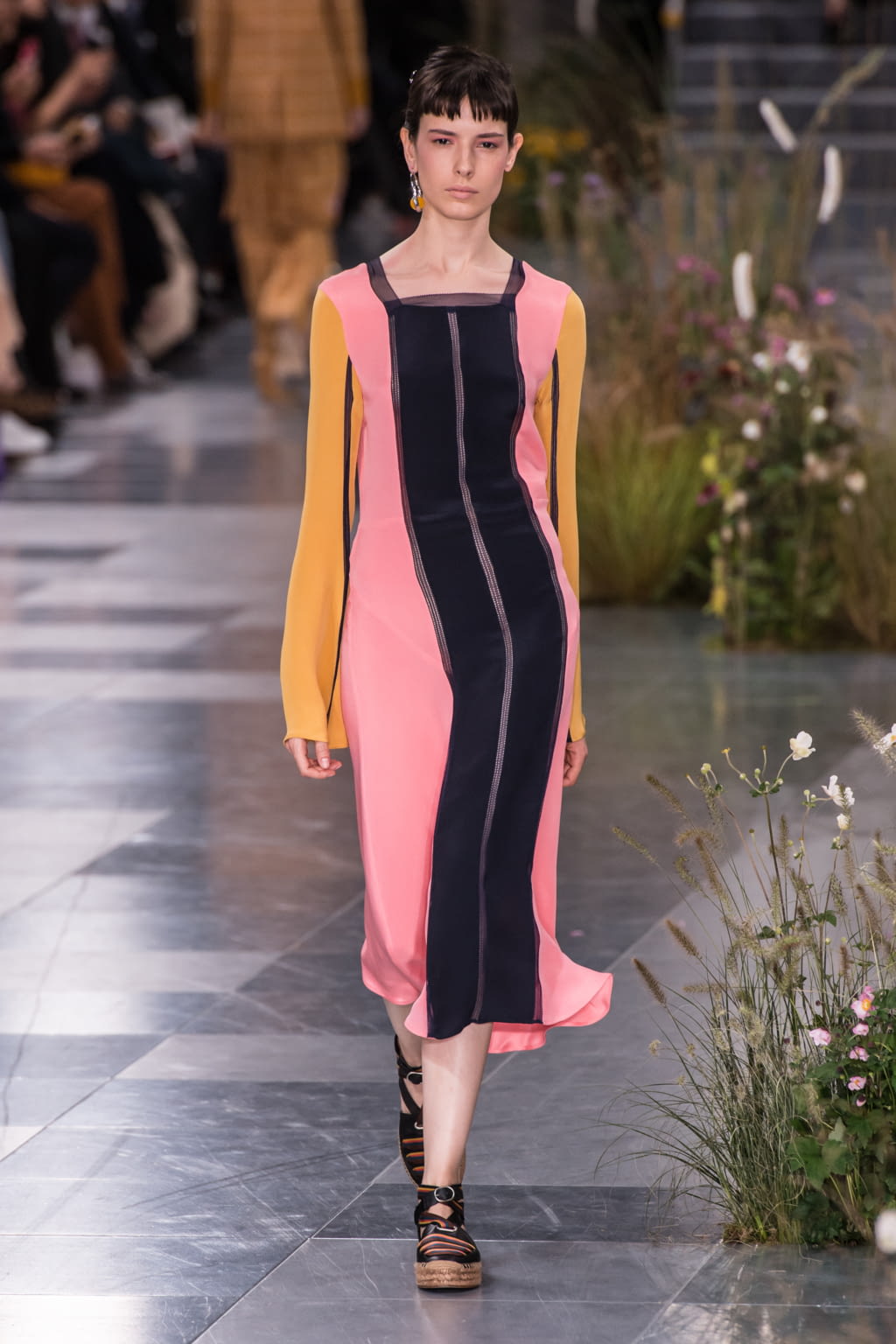 Fashion Week London Spring/Summer 2017 look 19 from the Paul Smith collection womenswear