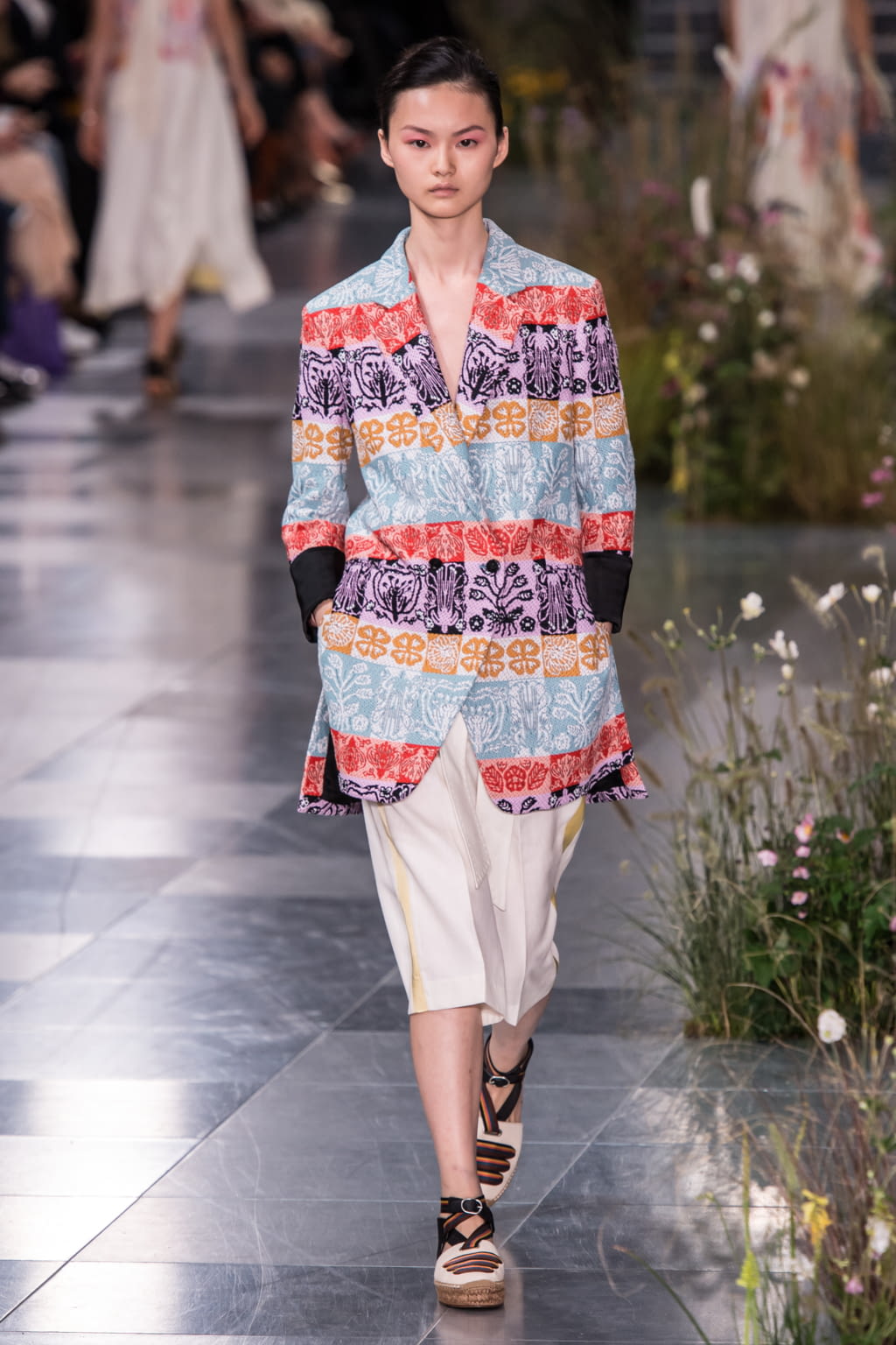 Fashion Week London Spring/Summer 2017 look 25 from the Paul Smith collection womenswear