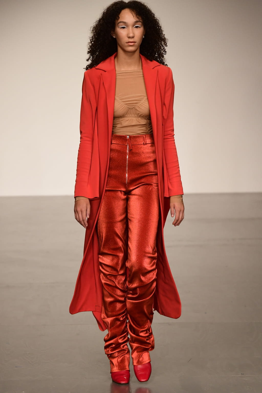 Fashion Week London Spring/Summer 2018 look 9 from the Paula Knorr collection womenswear