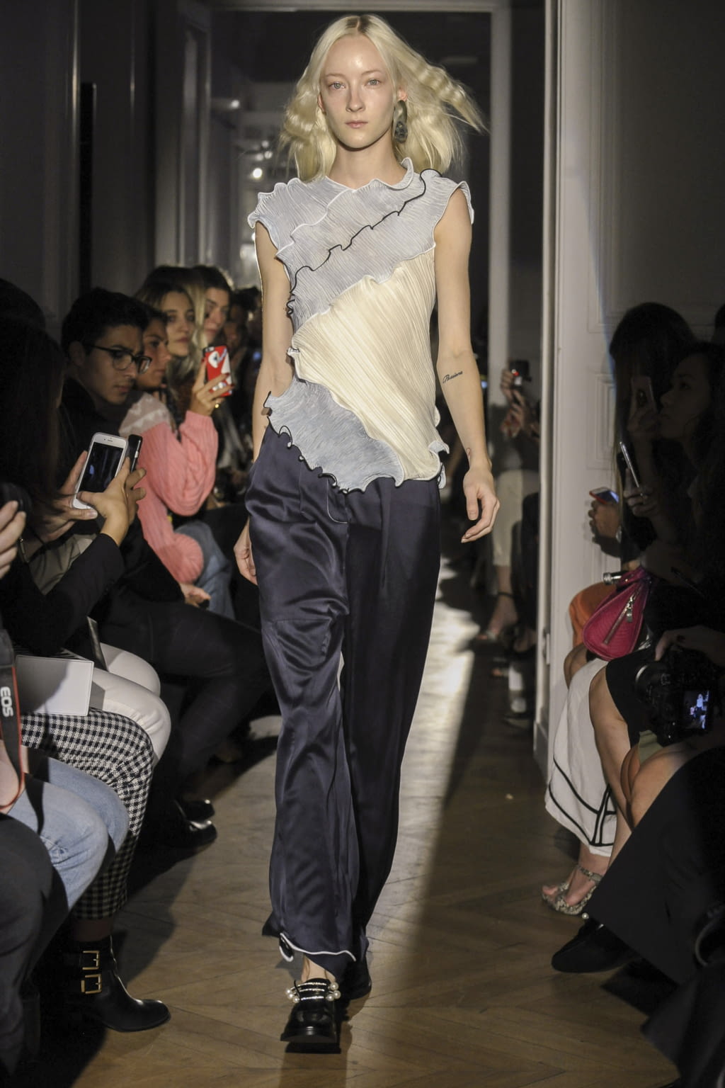 Fashion Week Paris Spring/Summer 2017 look 12 from the Peet Dullaert collection womenswear