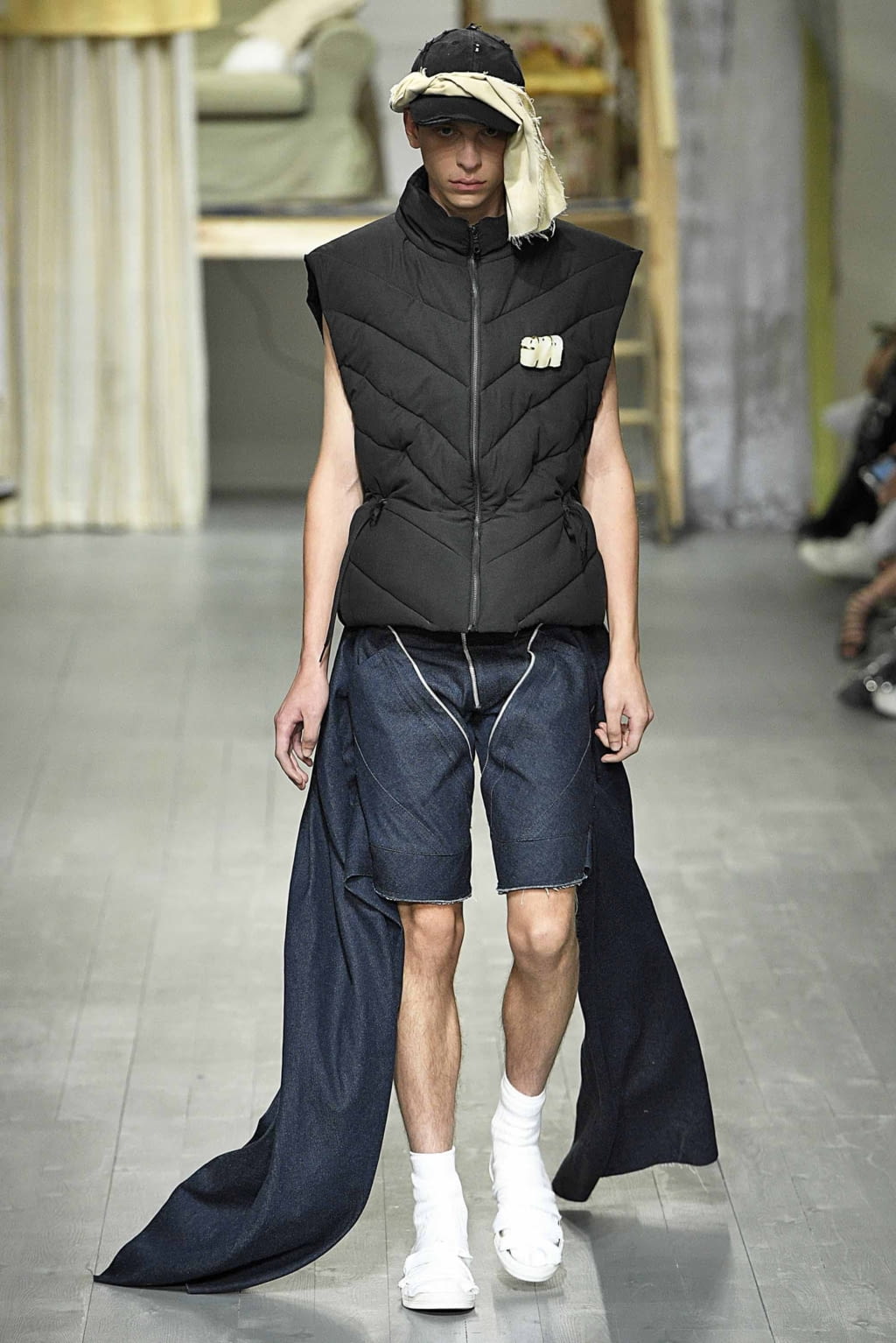 Fashion Week London Spring/Summer 2019 look 17 from the Per Götesson collection 男装