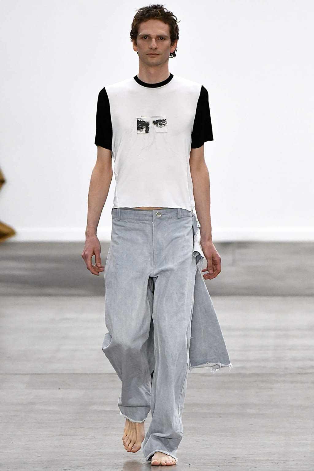 Fashion Week London Spring/Summer 2020 look 1 from the Per Götesson collection 男装