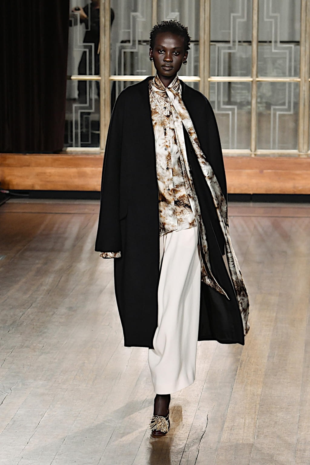Fashion Week London Fall/Winter 2020 look 9 from the Petar Petrov collection womenswear