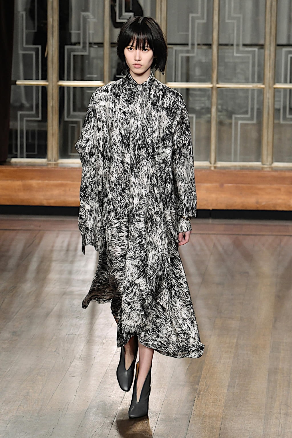 Fashion Week London Fall/Winter 2020 look 11 from the Petar Petrov collection womenswear