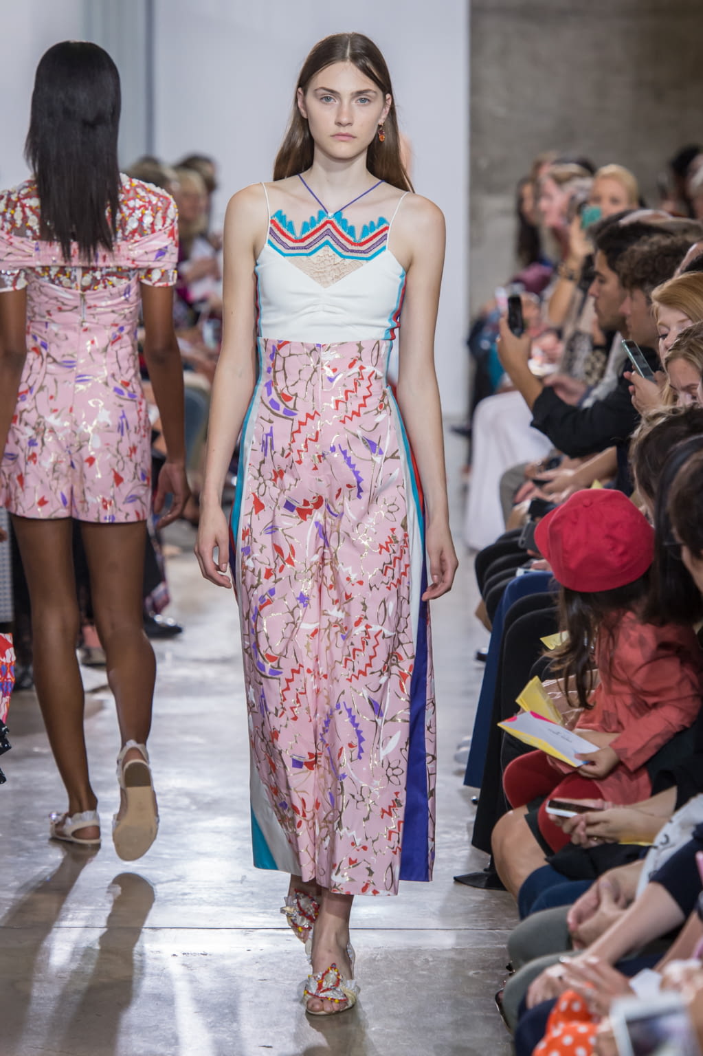 Fashion Week London Spring/Summer 2017 look 14 from the Peter Pilotto collection 女装