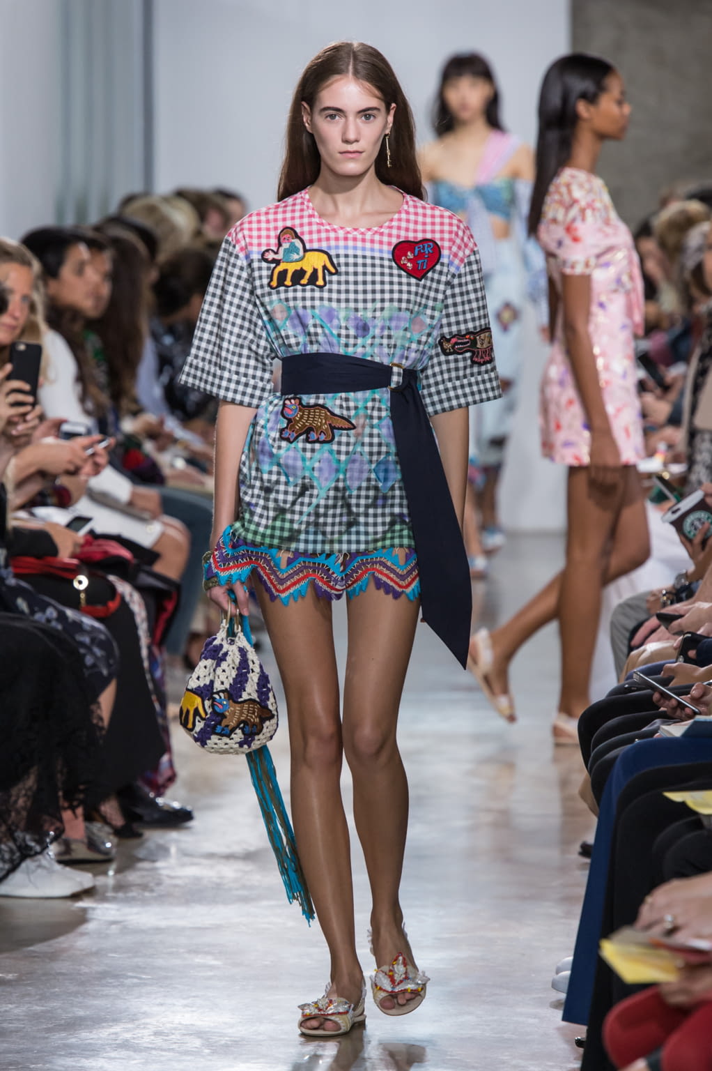 Fashion Week London Spring/Summer 2017 look 16 from the Peter Pilotto collection 女装