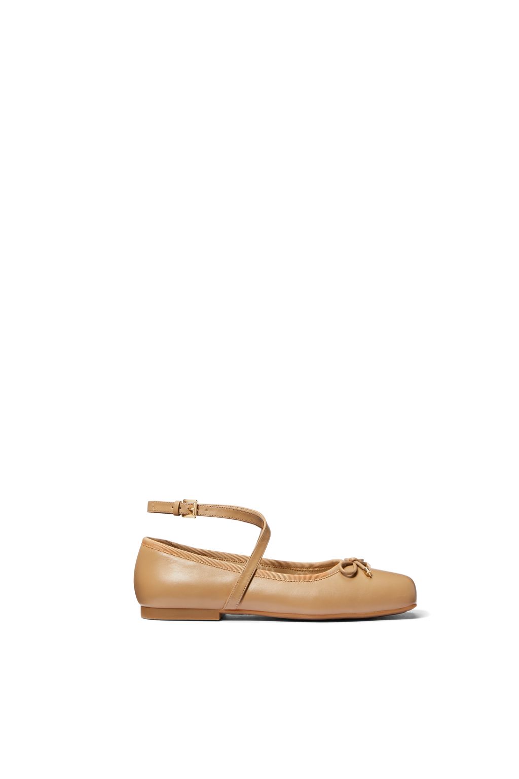 Fashion Week New York Pre-Fall 2024 look 30 from the MICHAEL Michael Kors collection womenswear accessories