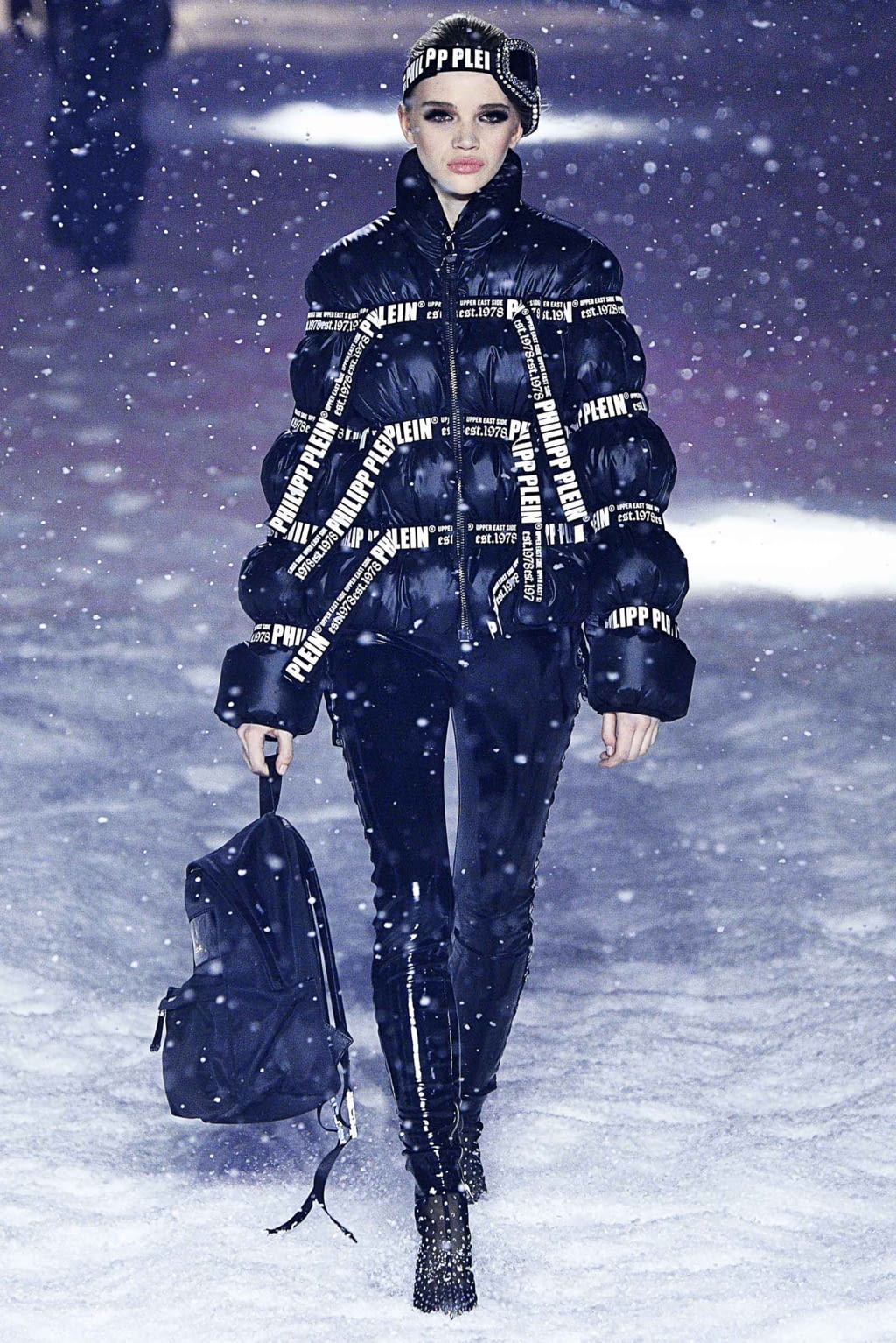 Fashion Week New York Fall/Winter 2018 look 2 from the Philipp Plein collection 女装