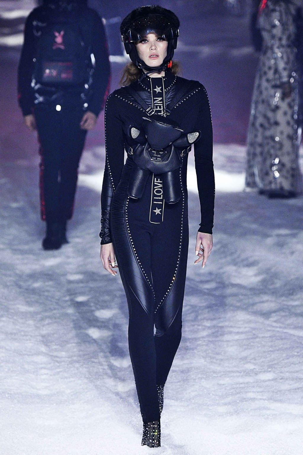 Fashion Week New York Fall/Winter 2018 look 29 from the Philipp Plein collection 女装