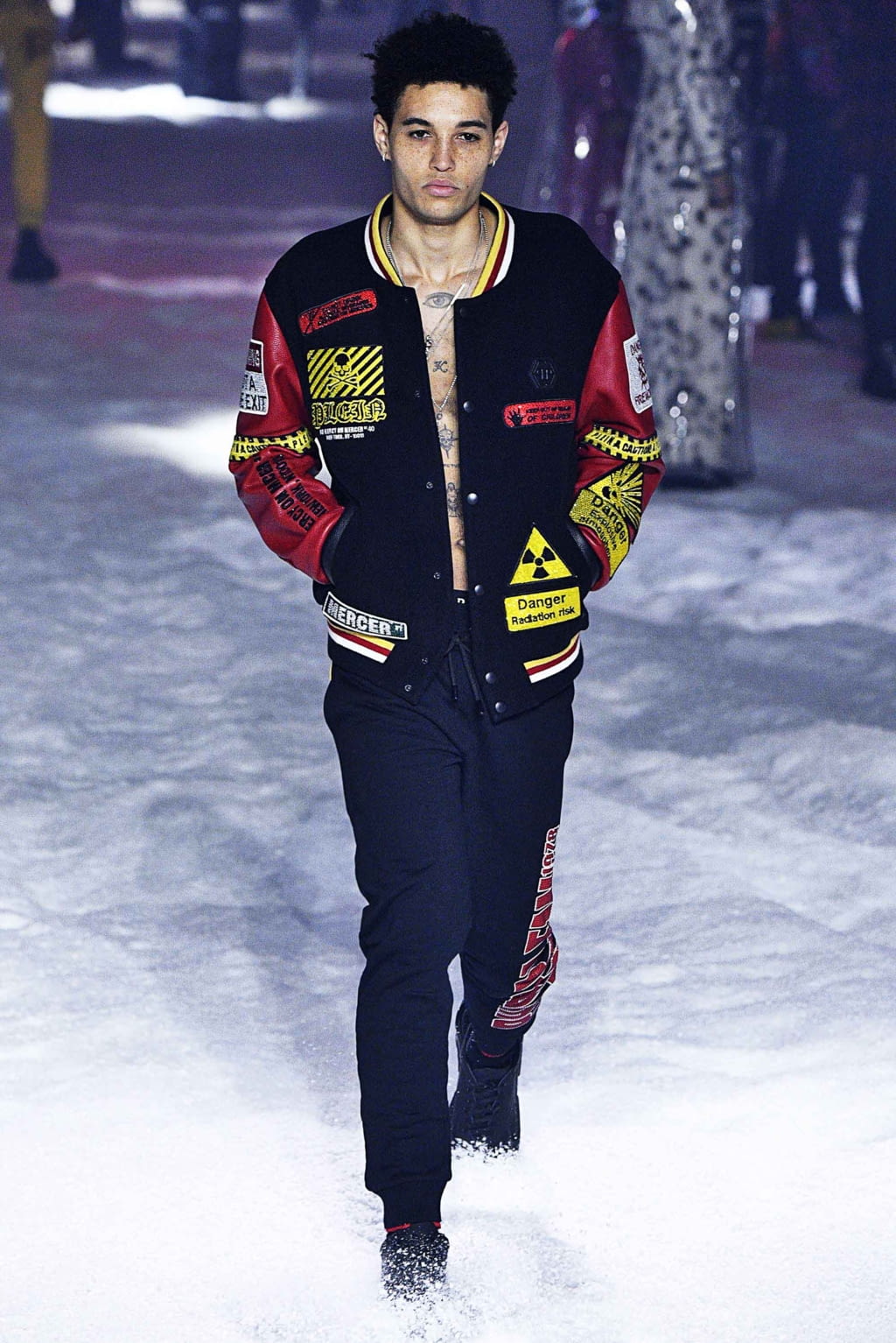 Fashion Week New York Fall/Winter 2018 look 38 from the Philipp Plein collection 女装