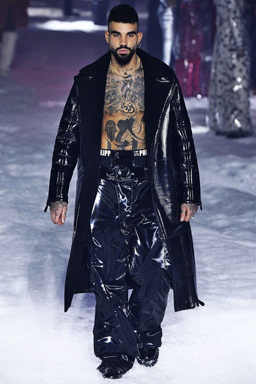 Fashion Week New York Fall/Winter 2018 look 54 from the Philipp Plein collection 女装