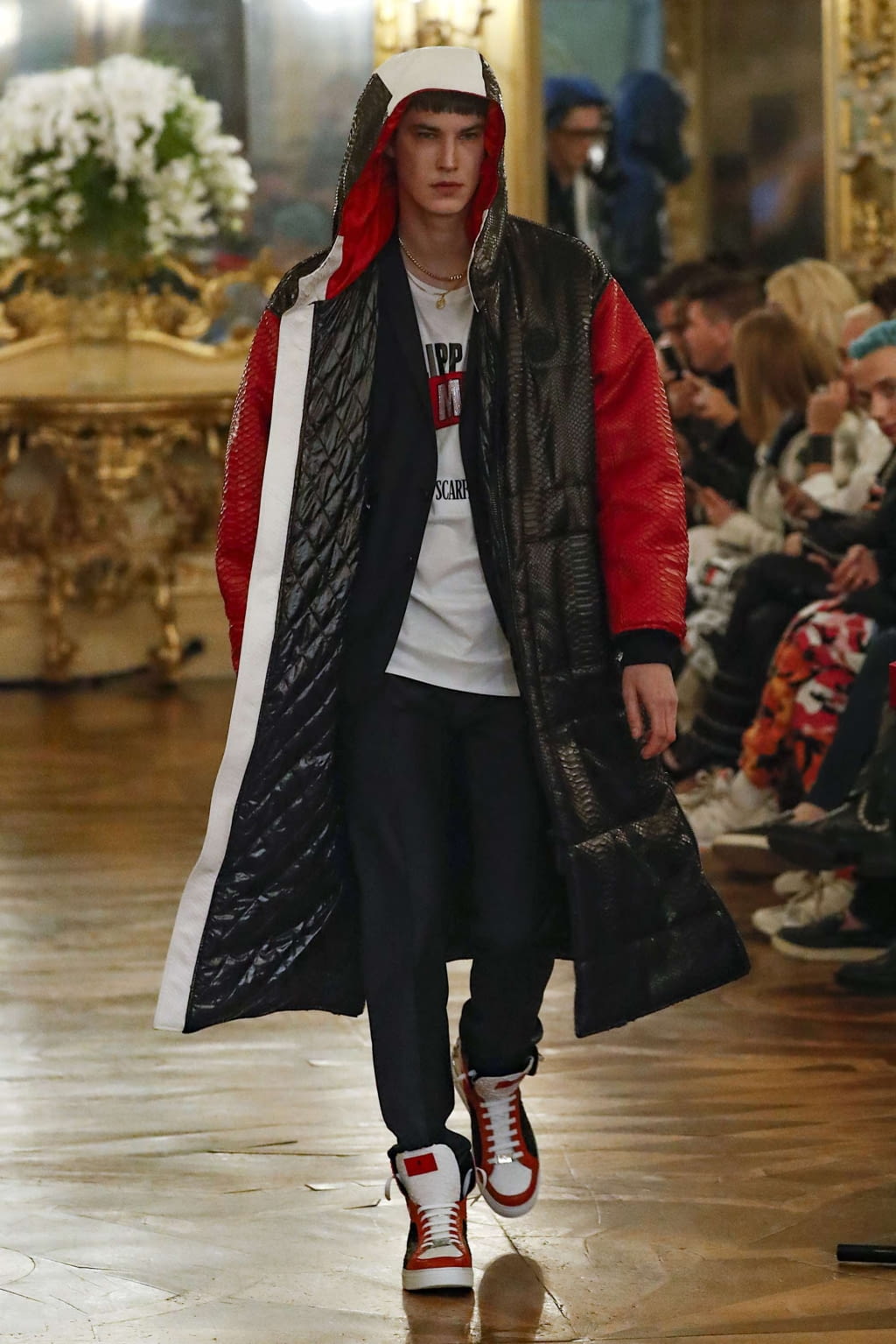 Fashion Week Milan Fall/Winter 2019 look 2 de la collection Philipp Plein menswear