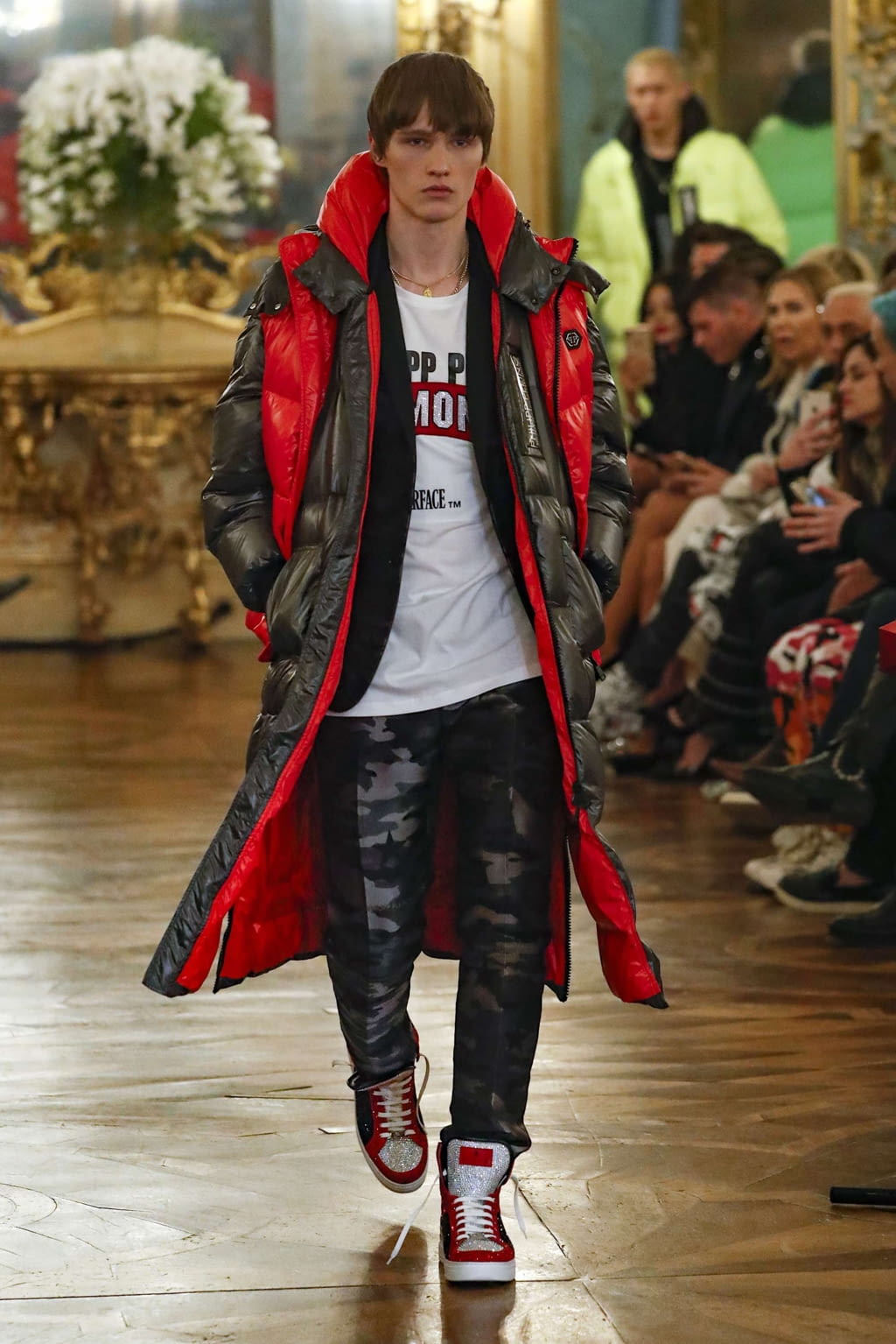 Fashion Week Milan Fall/Winter 2019 look 6 from the Philipp Plein collection 男装