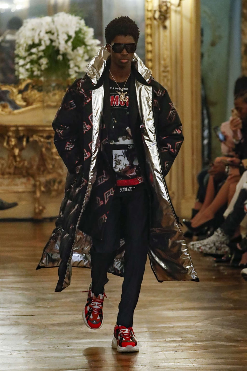 Fashion Week Milan Fall/Winter 2019 look 13 from the Philipp Plein collection 男装