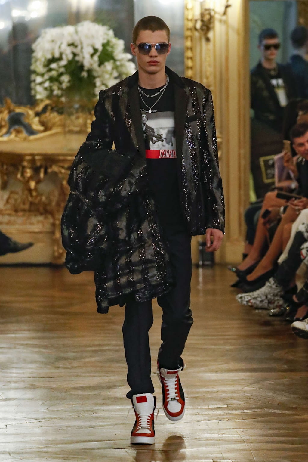 Fashion Week Milan Fall/Winter 2019 look 20 from the Philipp Plein collection 男装