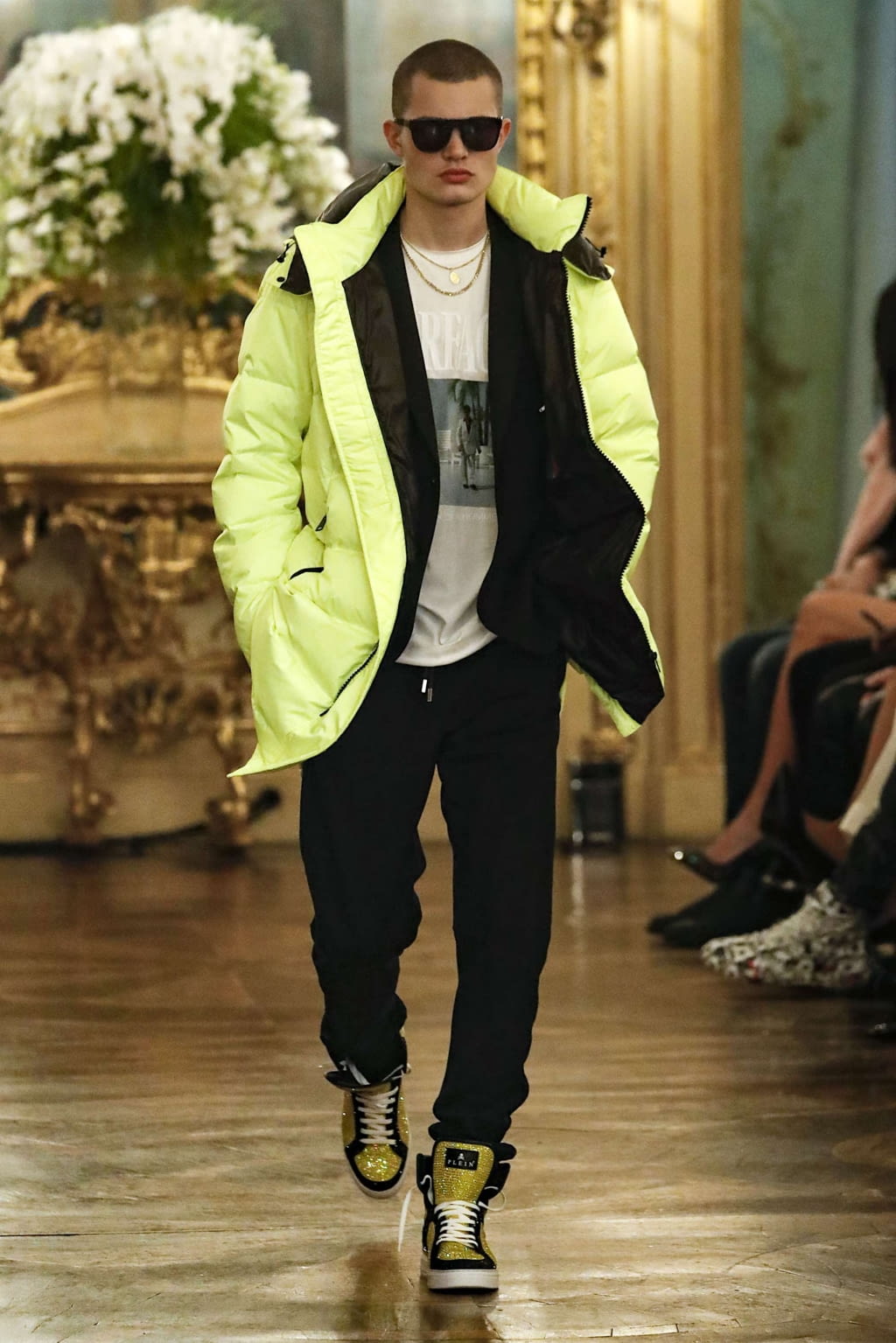 Fashion Week Milan Fall/Winter 2019 look 42 from the Philipp Plein collection 男装