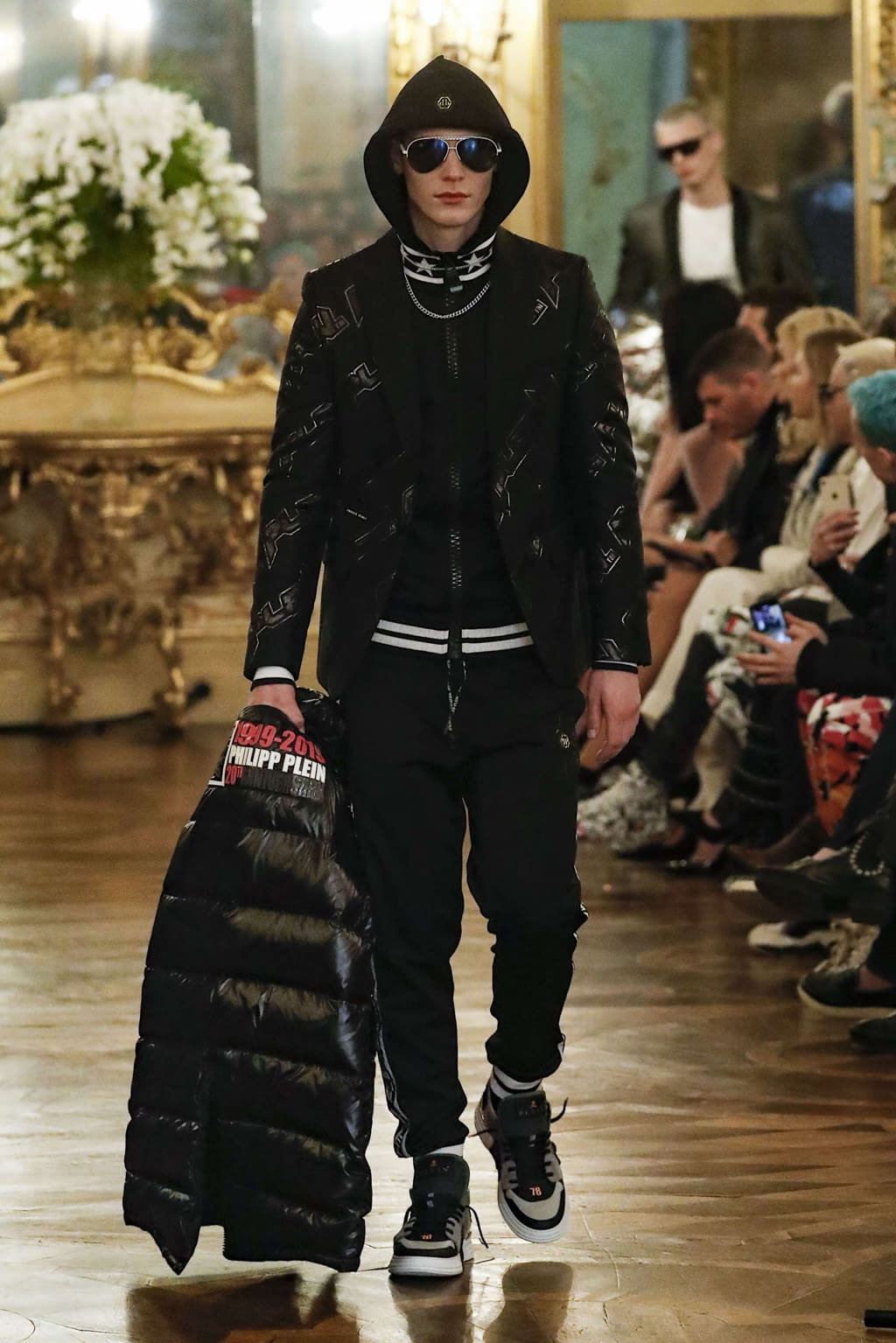 Fashion Week Milan Fall/Winter 2019 look 48 from the Philipp Plein collection 男装
