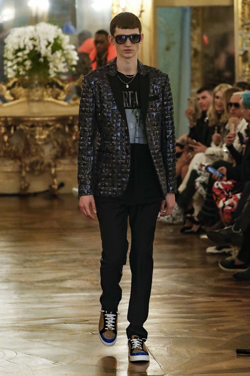 Fashion Week Milan Fall/Winter 2019 look 54 from the Philipp Plein collection 男装