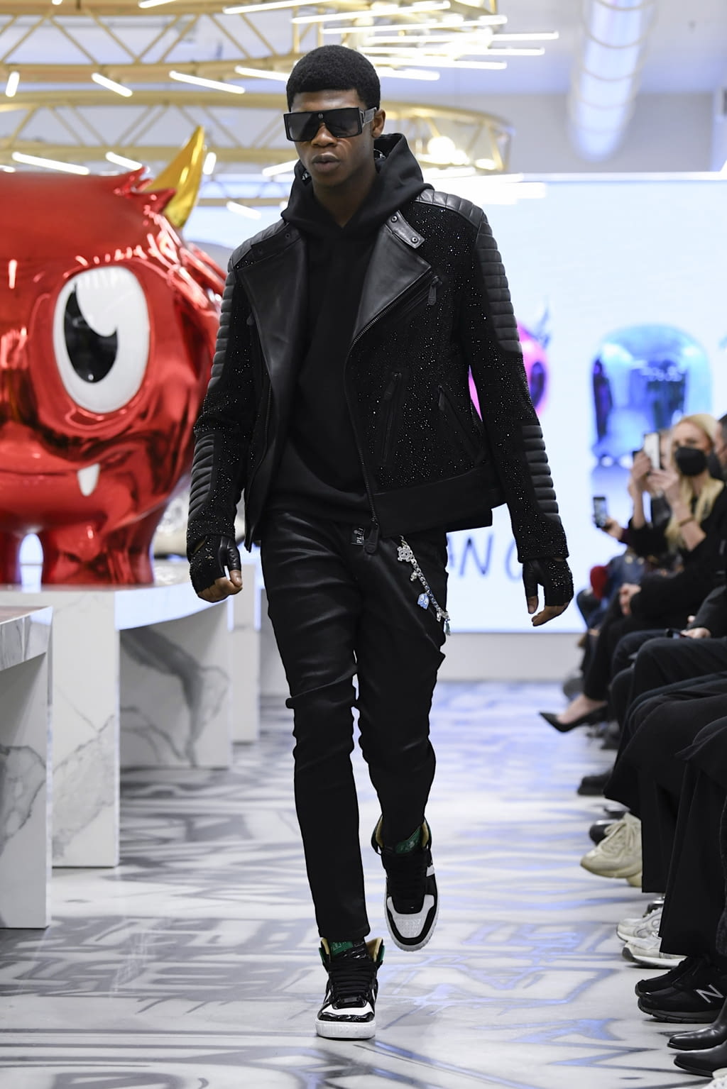 Fashion Week Milan Fall/Winter 2022 look 14 from the Philipp Plein collection 男装