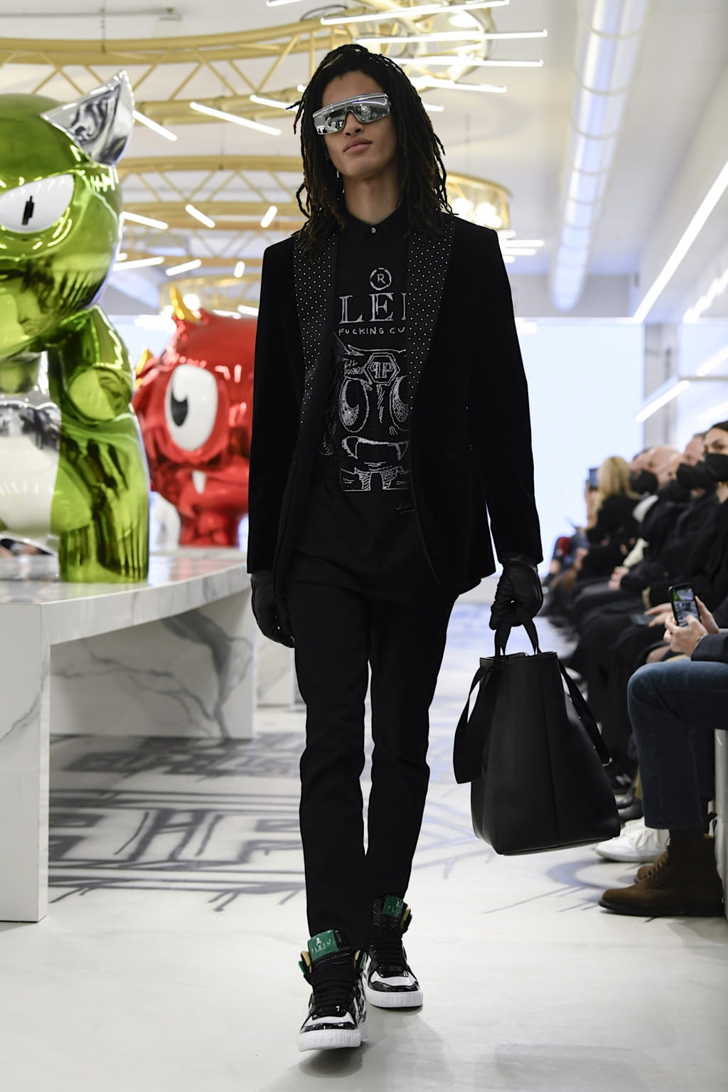Fashion Week Milan Fall/Winter 2022 look 16 from the Philipp Plein collection menswear