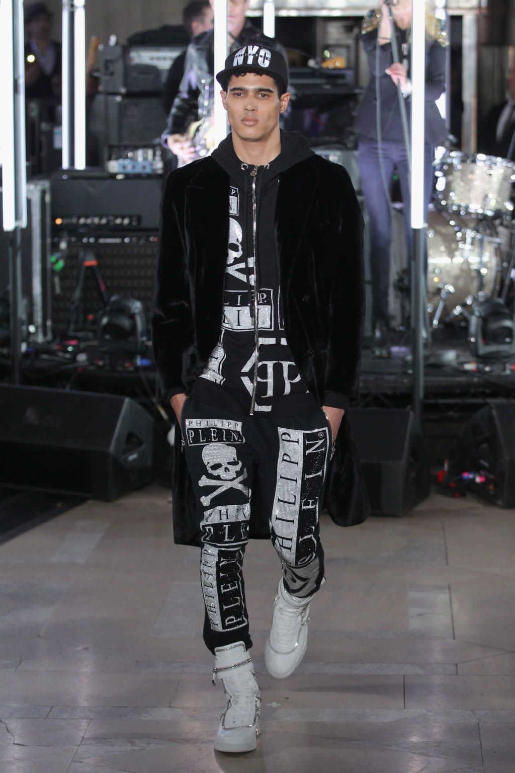 Fashion Week New York Fall/Winter 2017 look 20 from the Philipp Plein collection womenswear