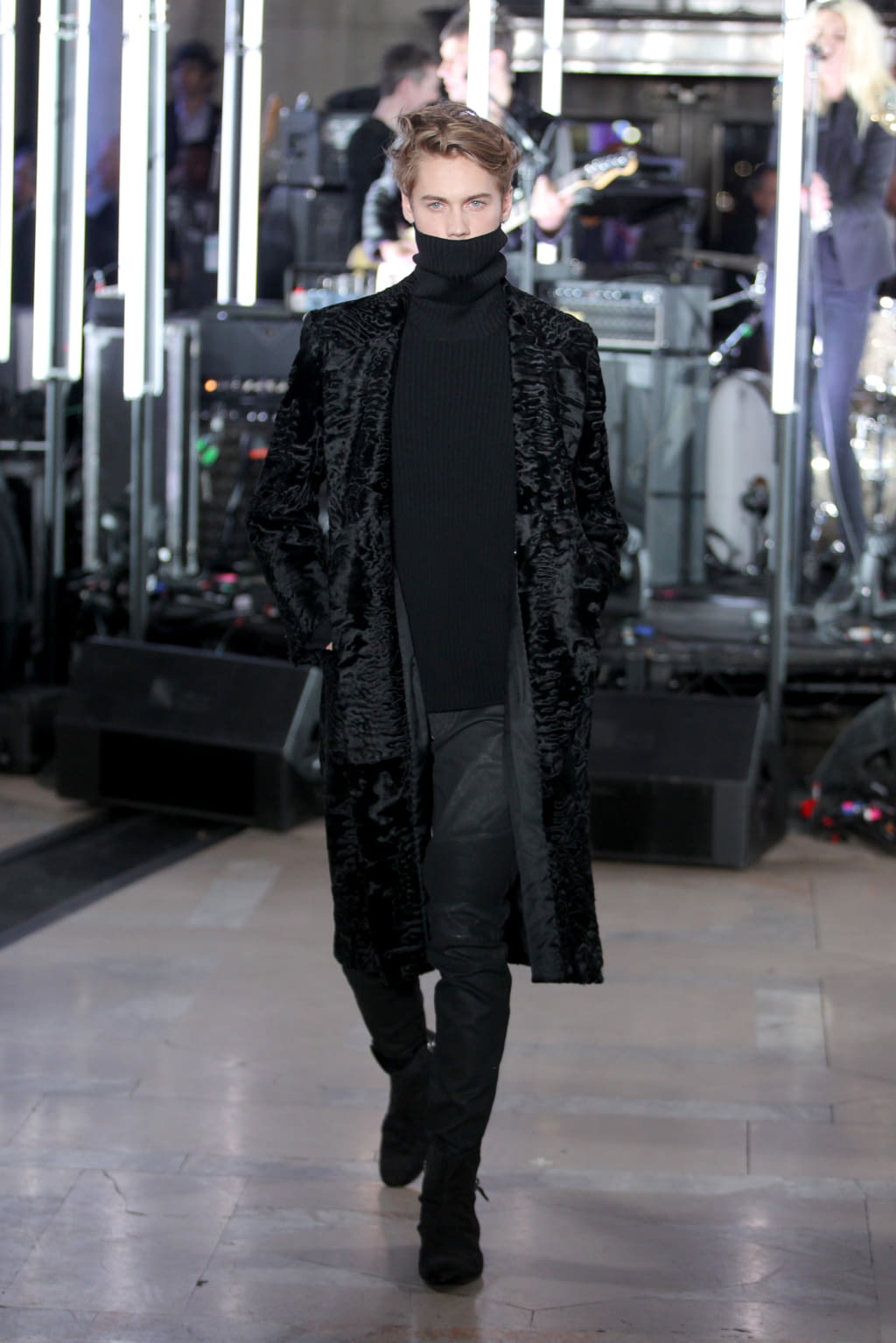 Fashion Week New York Fall/Winter 2017 look 3 from the Philipp Plein collection 女装