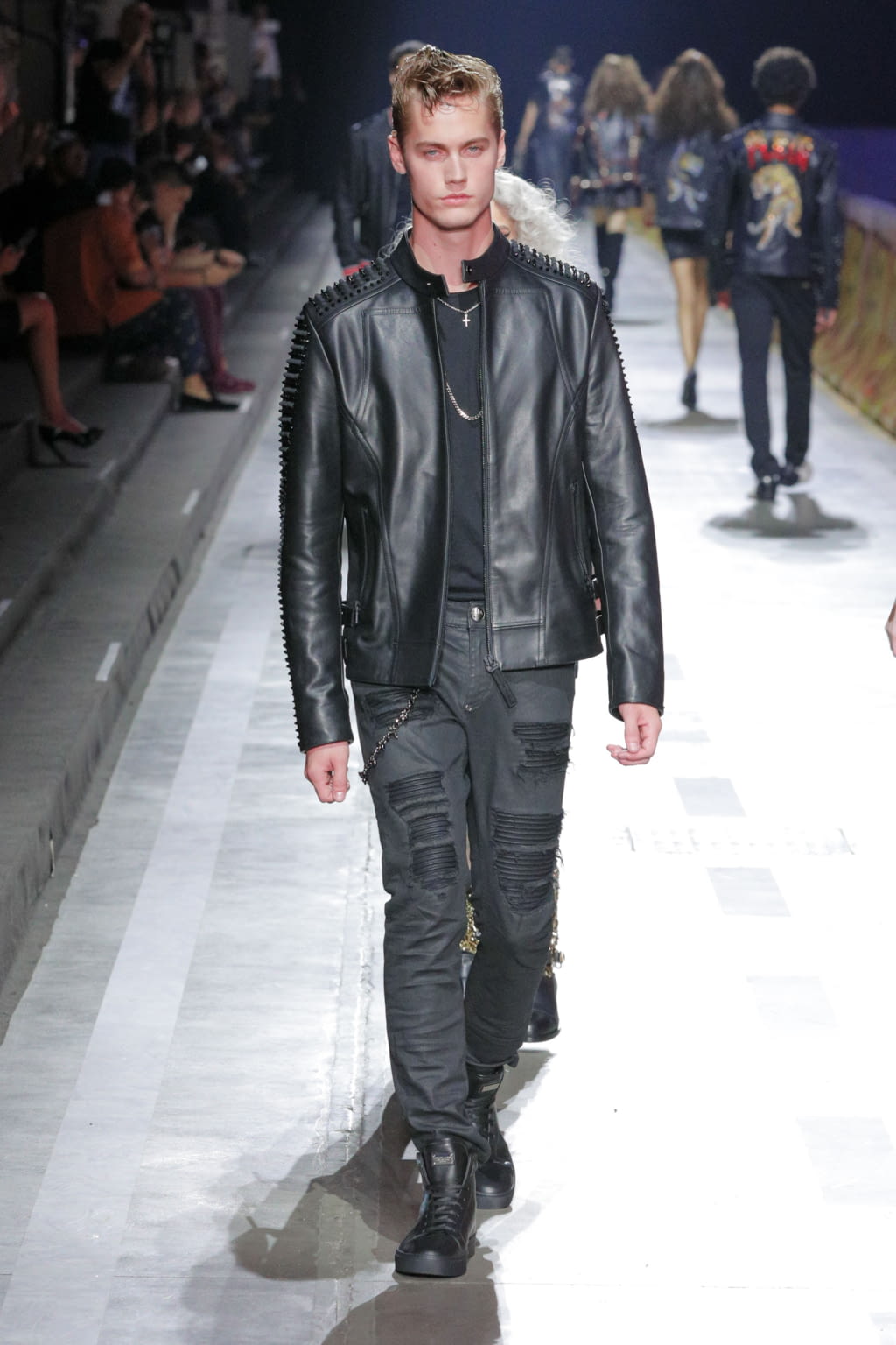 Fashion Week Milan Spring/Summer 2018 look 15 from the Philipp Plein collection menswear