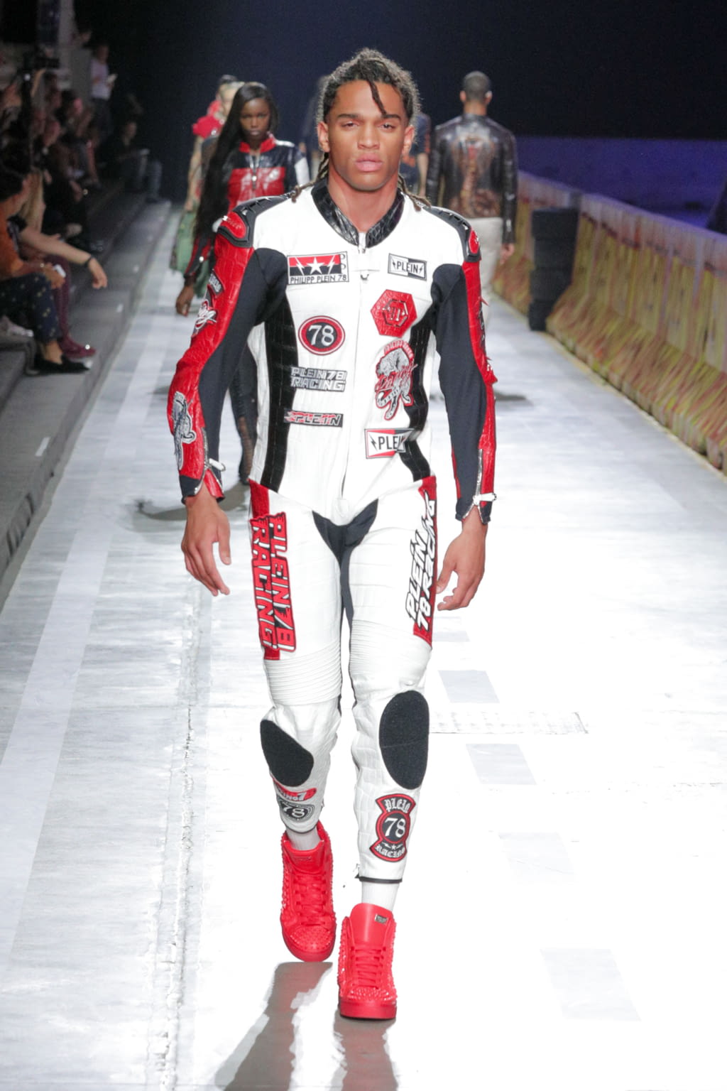 Fashion Week Milan Spring/Summer 2018 look 47 from the Philipp Plein collection 男装