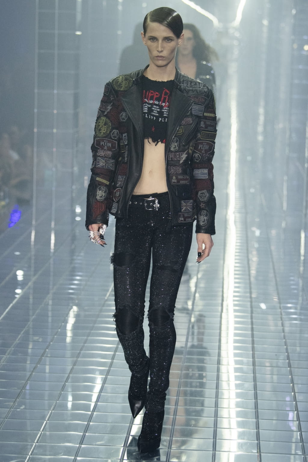 Fashion Week Milan Spring/Summer 2019 look 43 from the Philipp Plein collection 女装