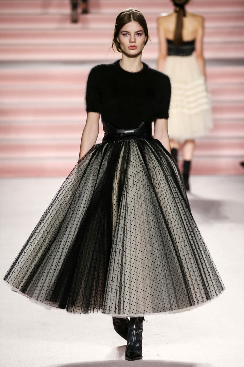 Fashion Week Milan Fall/Winter 2017 look 17 from the Philosophy di Lorenzo Serafini collection womenswear
