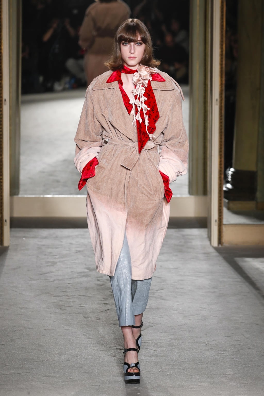 Fashion Week Milan Fall/Winter 2020 look 3 from the Philosophy di Lorenzo Serafini collection womenswear