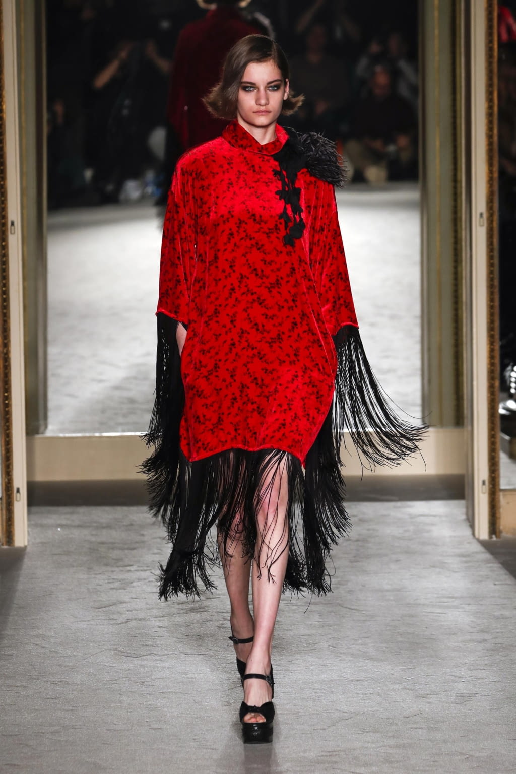 Fashion Week Milan Fall/Winter 2020 look 24 from the Philosophy di Lorenzo Serafini collection womenswear