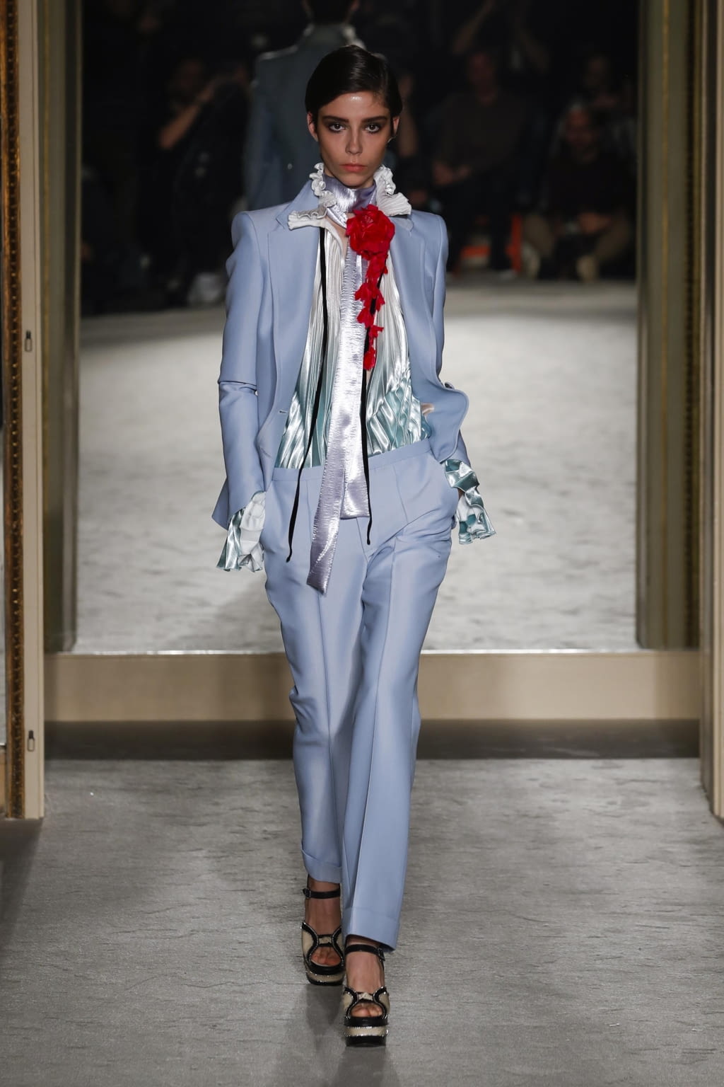Fashion Week Milan Fall/Winter 2020 look 35 from the Philosophy di Lorenzo Serafini collection womenswear
