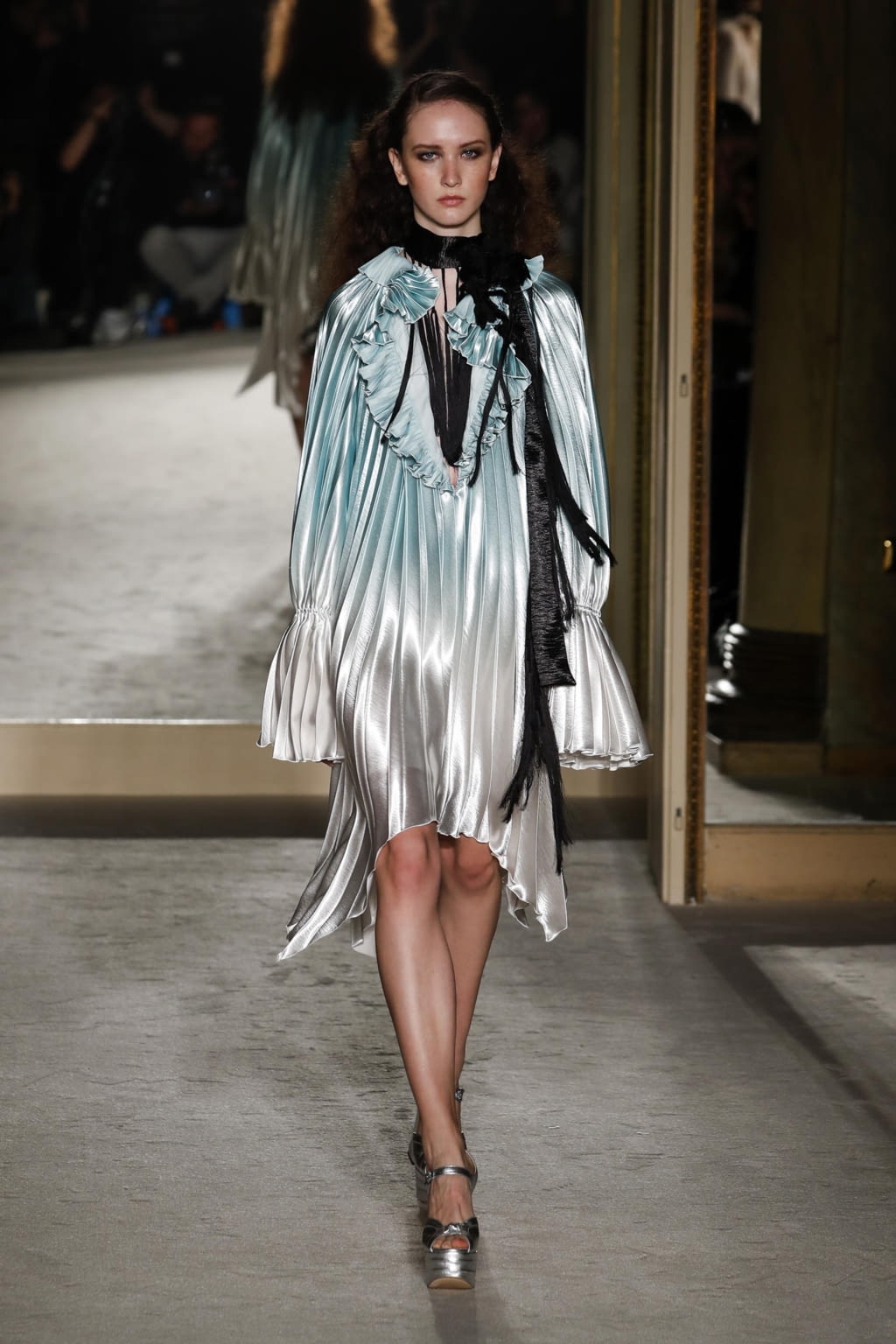 Fashion Week Milan Fall/Winter 2020 look 43 from the Philosophy di Lorenzo Serafini collection womenswear