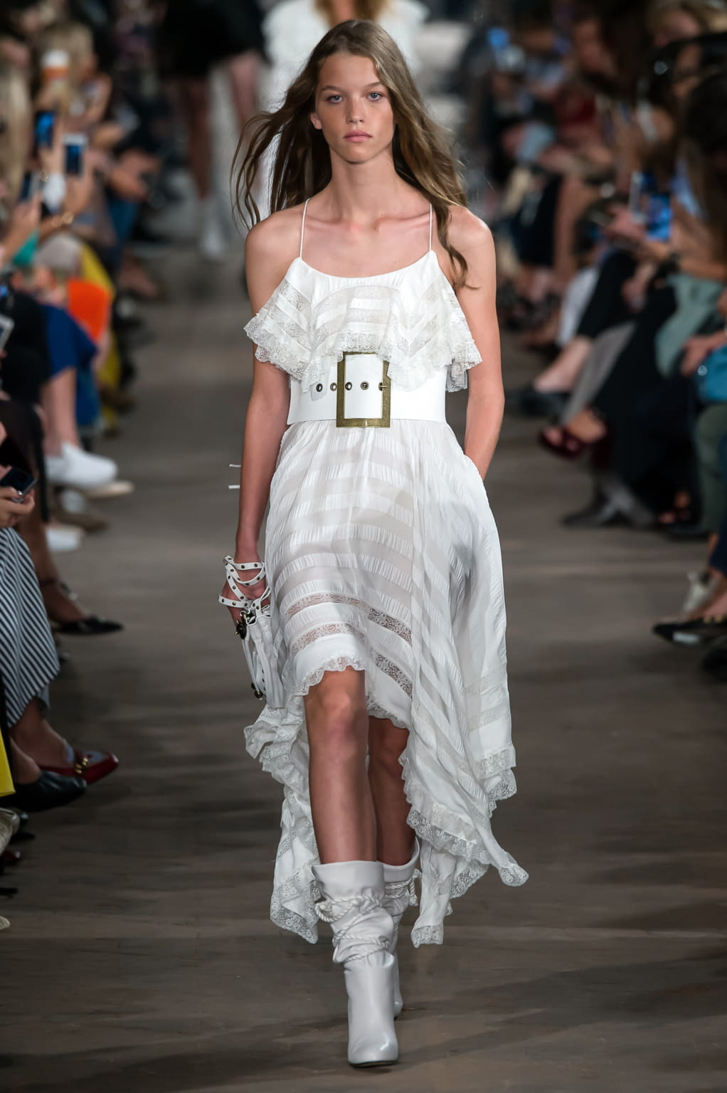 Fashion Week Milan Spring/Summer 2017 look 2 de la collection Philosophy di Lorenzo Serafini womenswear
