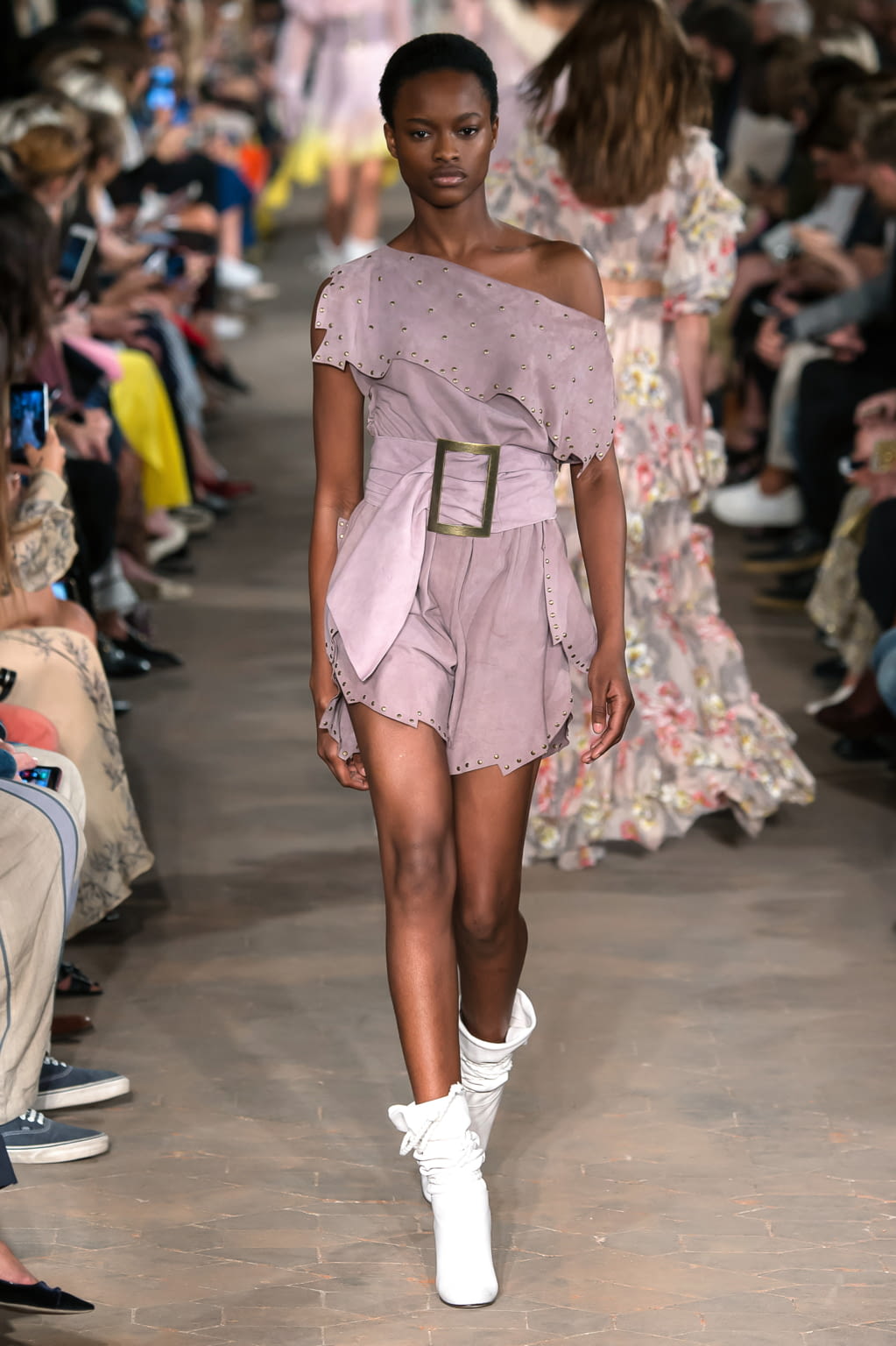 Fashion Week Milan Spring/Summer 2017 look 26 from the Philosophy di Lorenzo Serafini collection womenswear