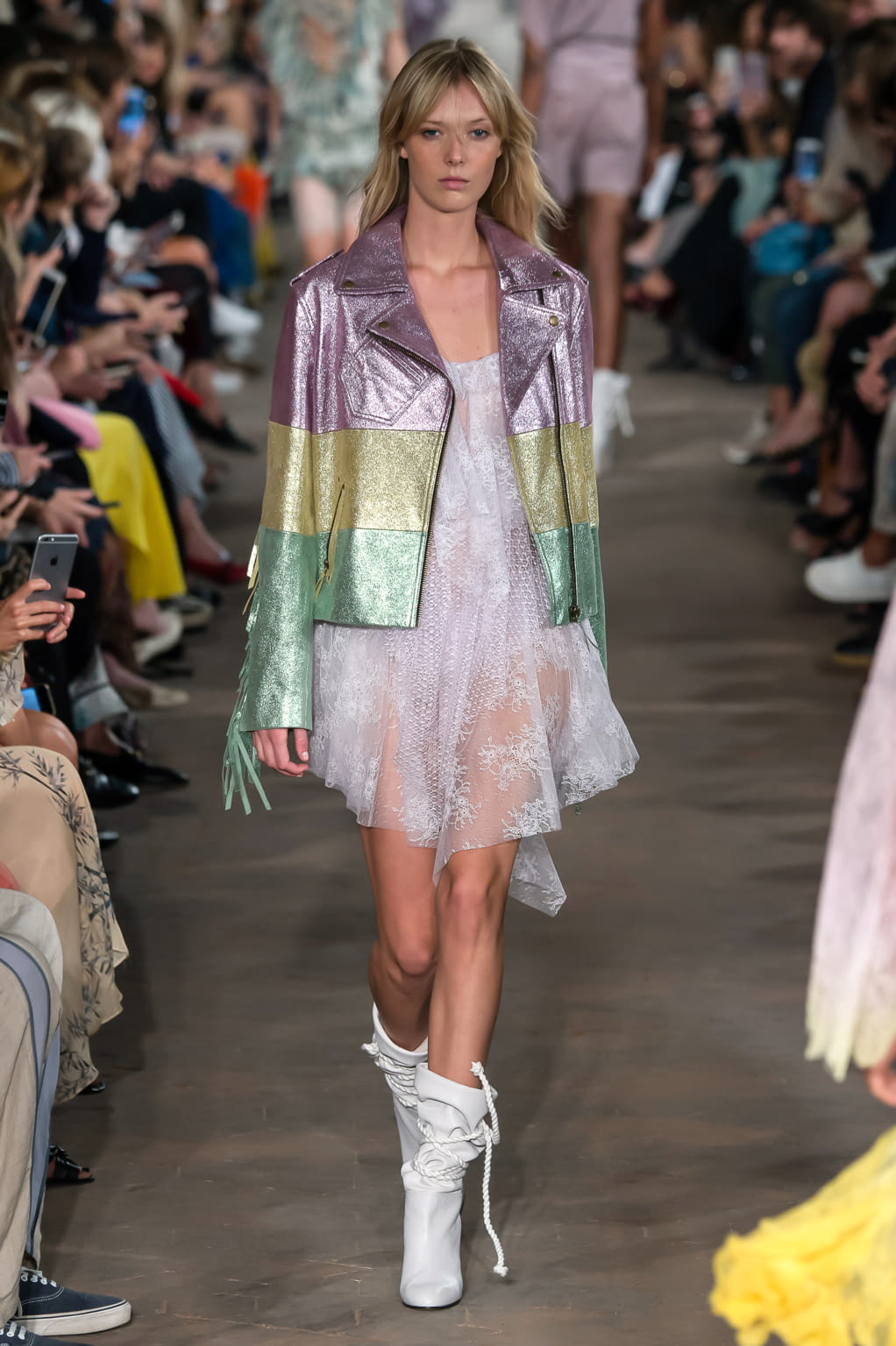 Fashion Week Milan Spring/Summer 2017 look 28 de la collection Philosophy di Lorenzo Serafini womenswear